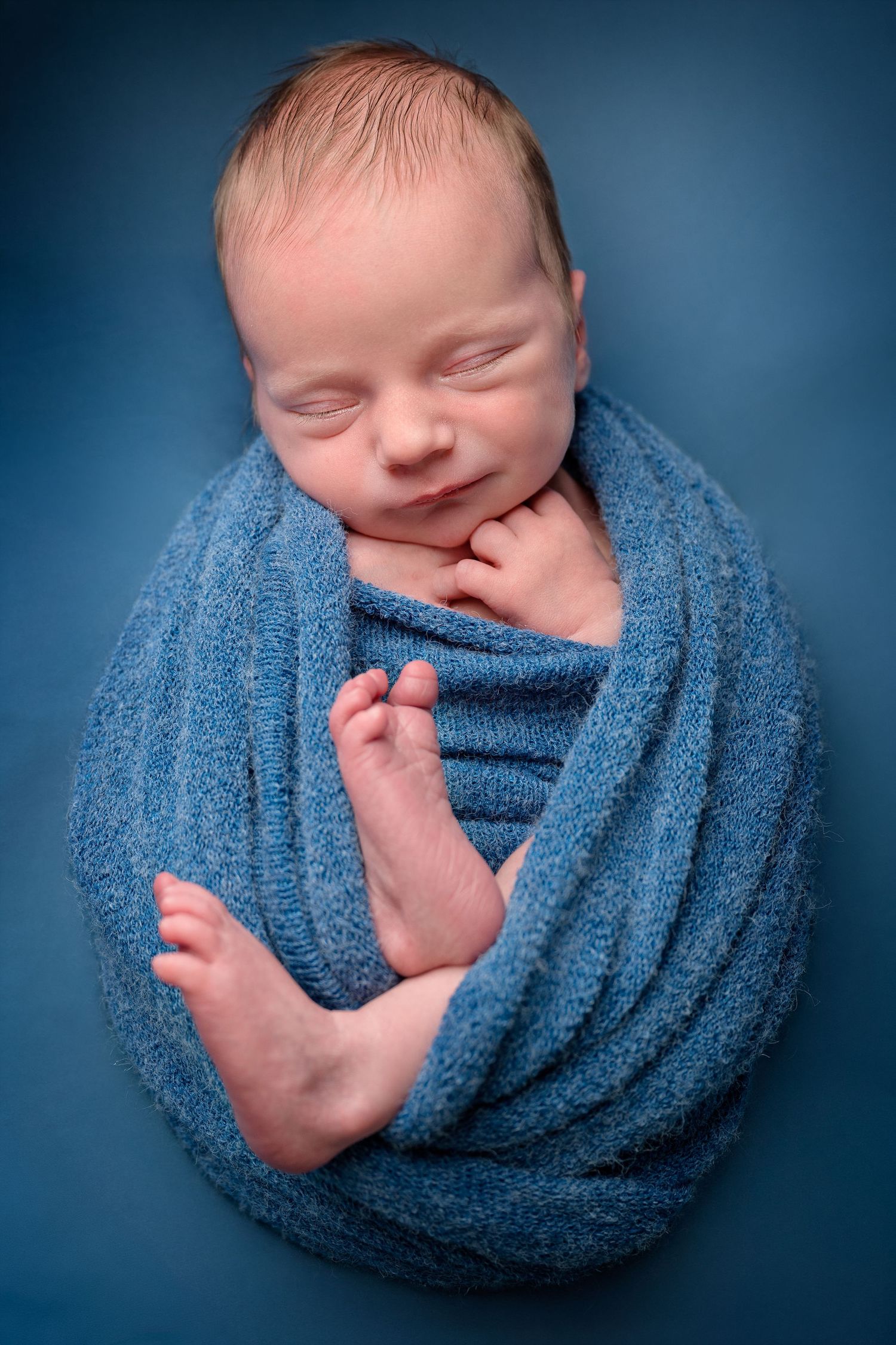Newborn fotograaf Halle, babyfotografie Halle, newborn fotoshoot, babyshoot Halle, geposeerde tijdloze newbornfotoshoot bij je thuis