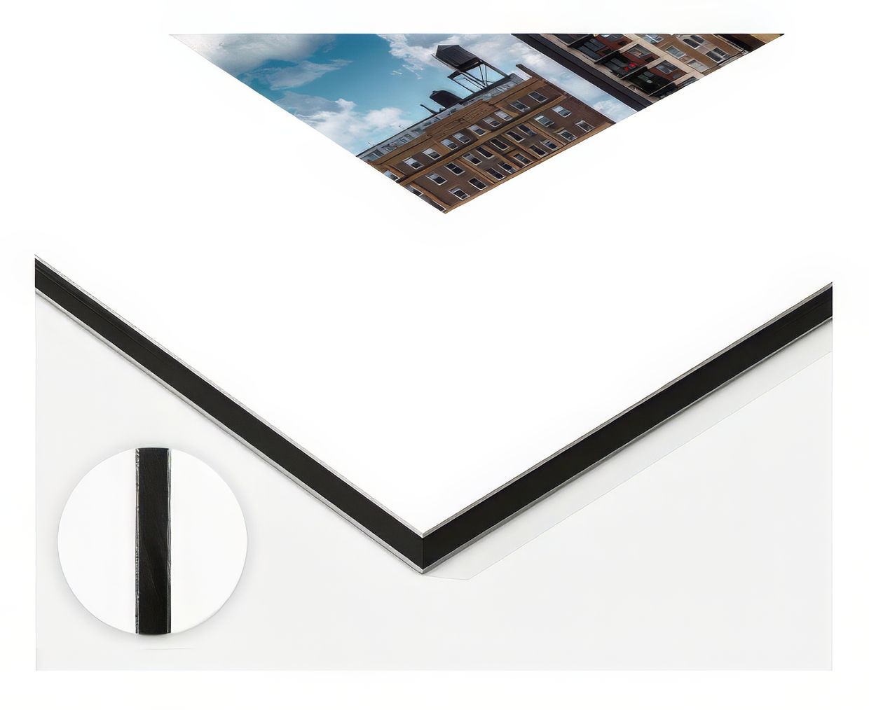 Tirage argentique Lambda réalisé par le laboratoire professionnel Picto, contrecollé sur Aluminium Dibond 3mm.