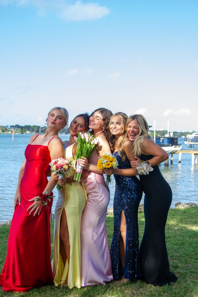 Palm Beach Gardens senior group prom portrait at waterfront