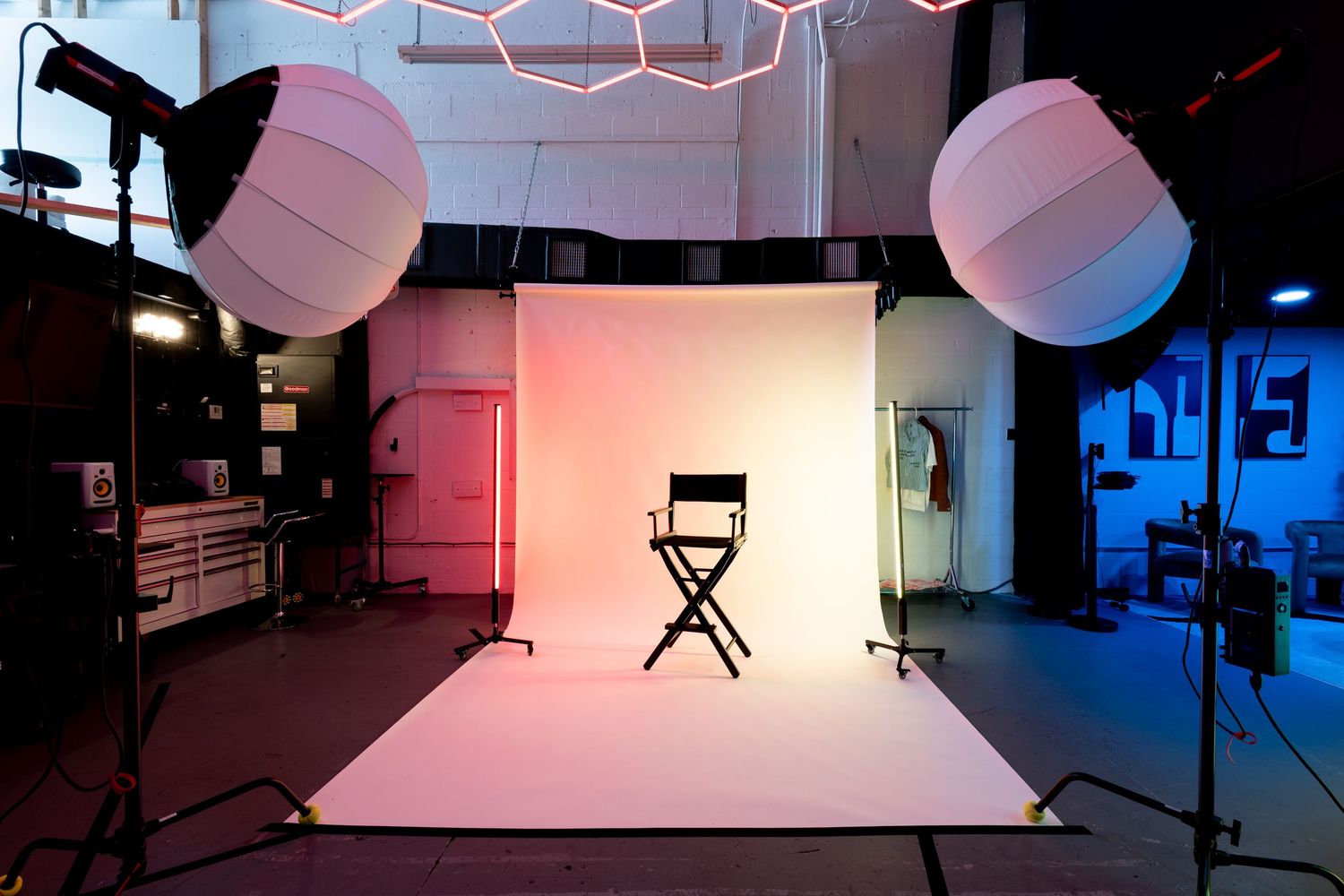 Miami photography studio with white backdrop and pro lighting, ideal for photoshoots and content creation at Wykam Studio.