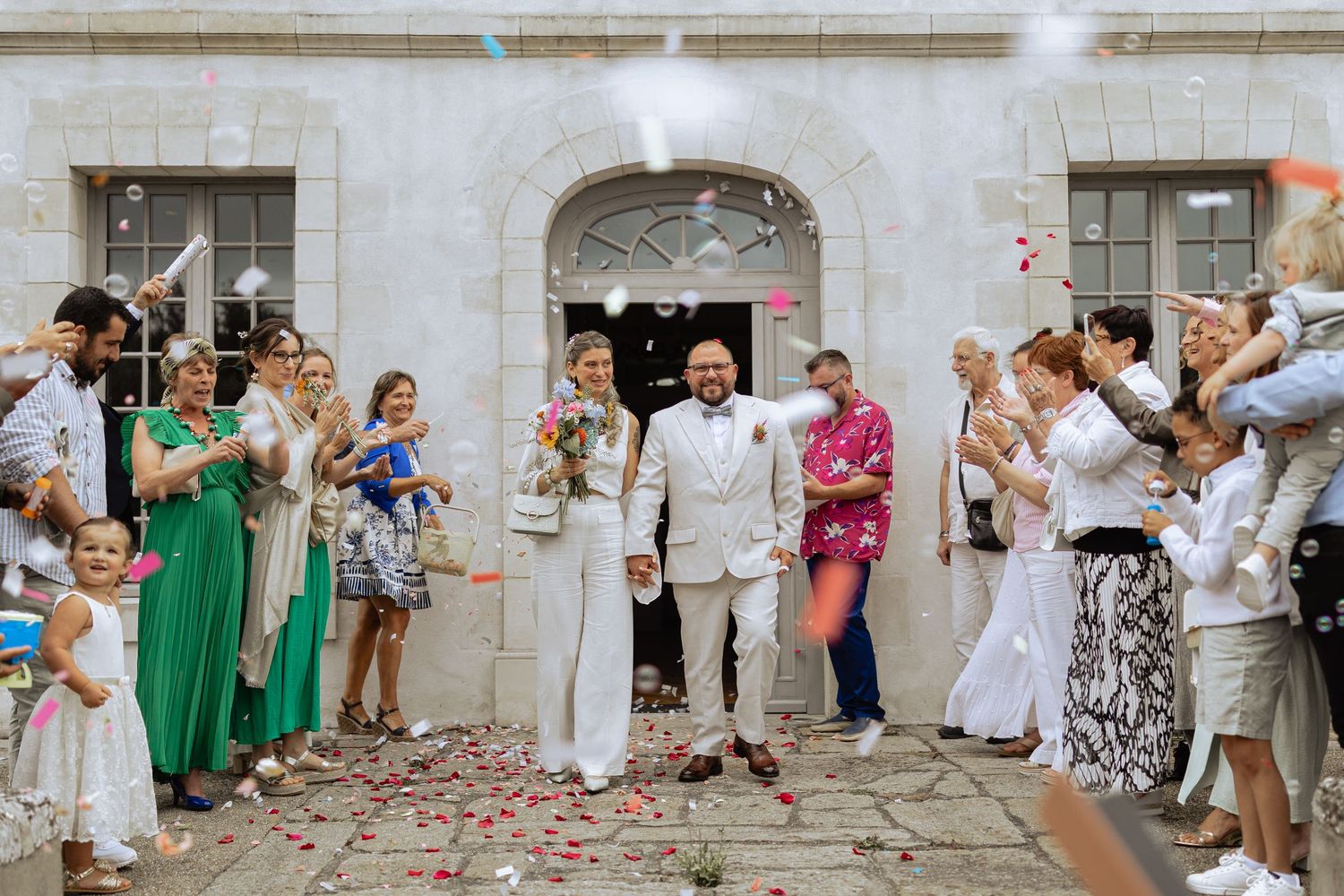 Sortie de mairie mariage