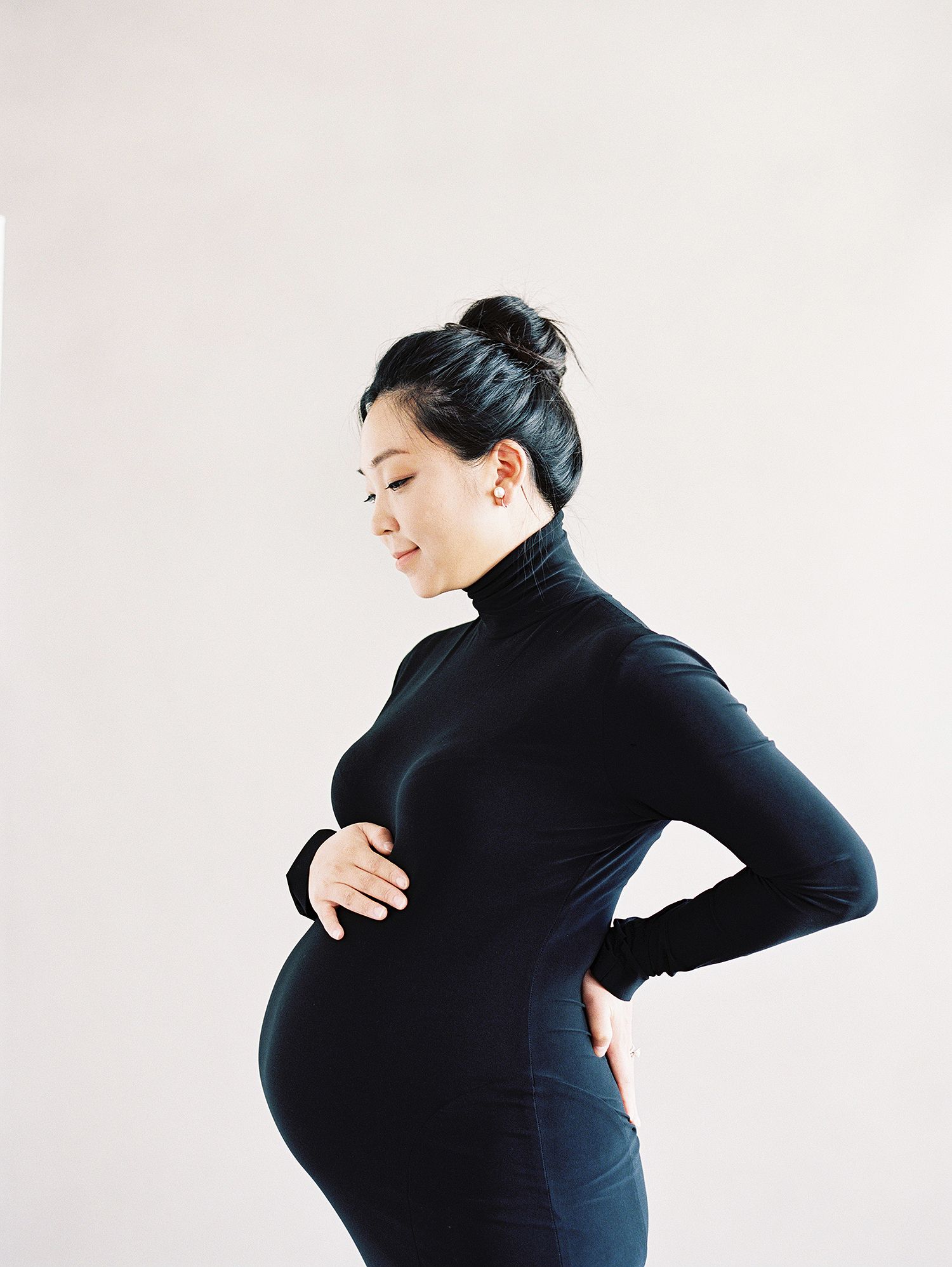 Elegant maternity photography and motherhood portraits in New York City by STUDIO OC