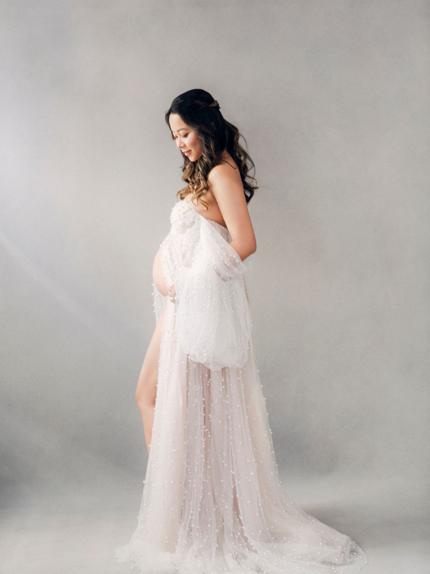 Elegant maternity photography and motherhood portraits in New York City by STUDIO OC
