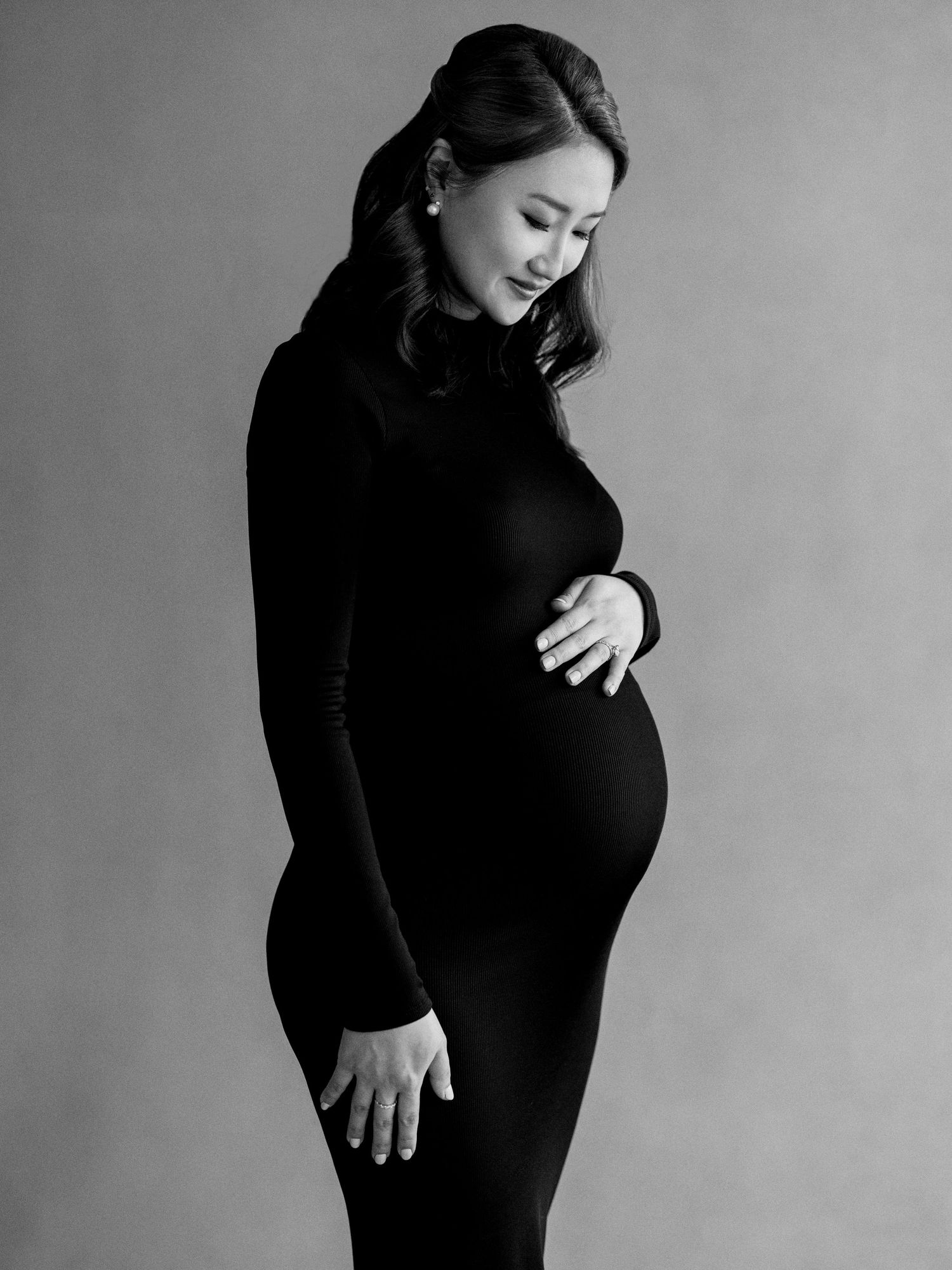 Elegant maternity photography and motherhood portraits in New York City by STUDIO OC