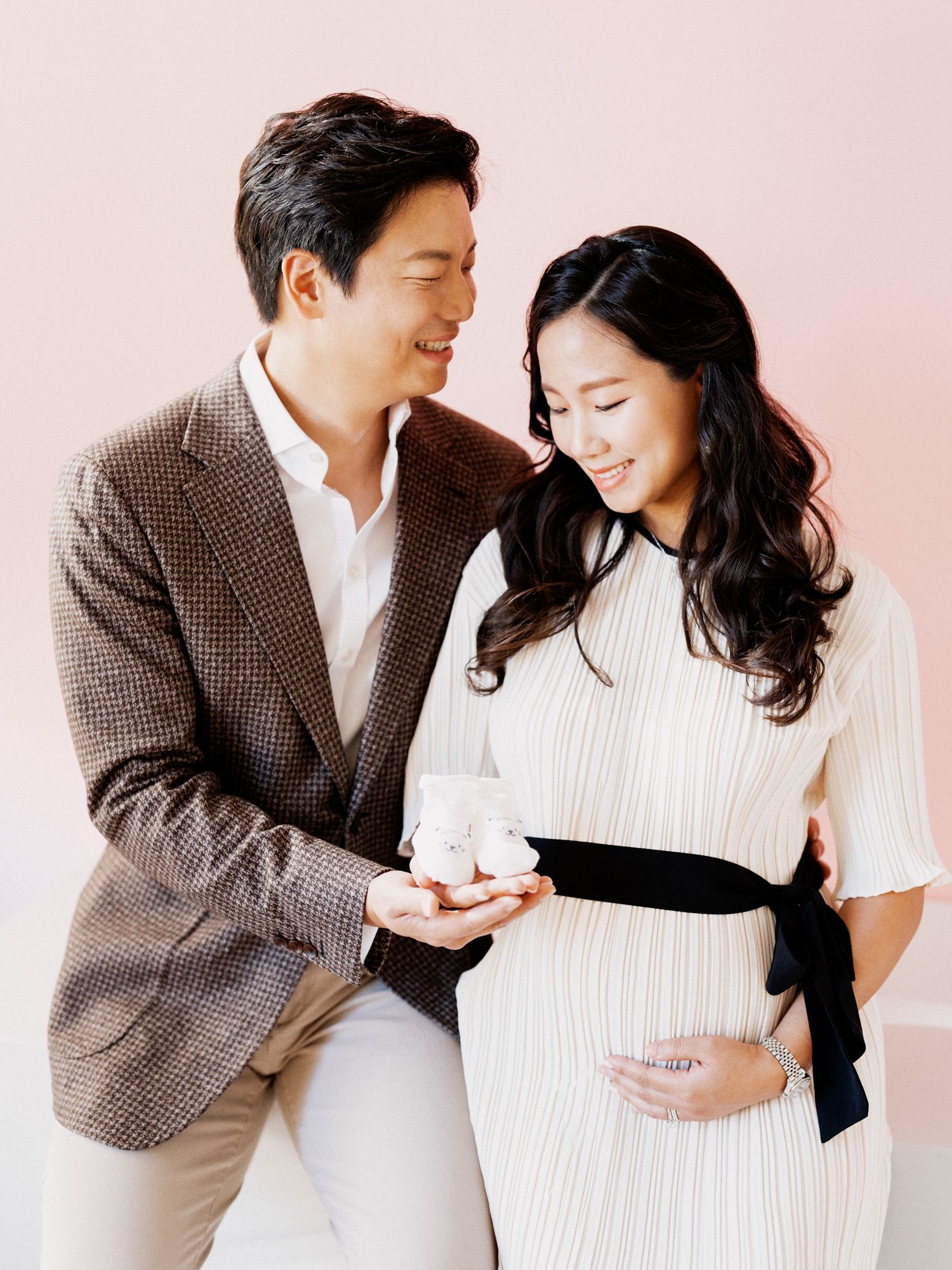Elegant maternity photography and motherhood portraits in New York City by STUDIO OC