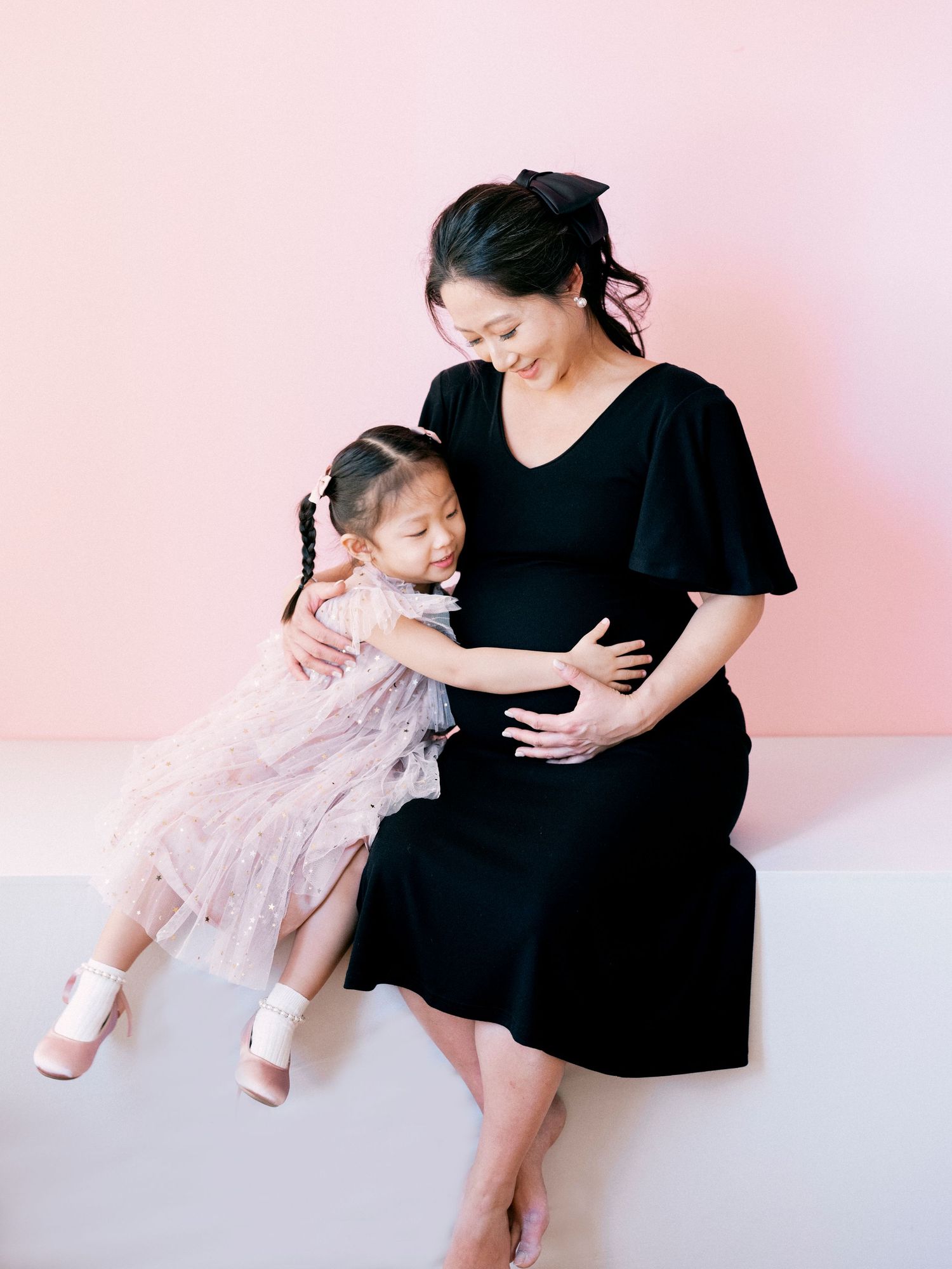 Elegant maternity photography and motherhood portraits in New York City by STUDIO OC