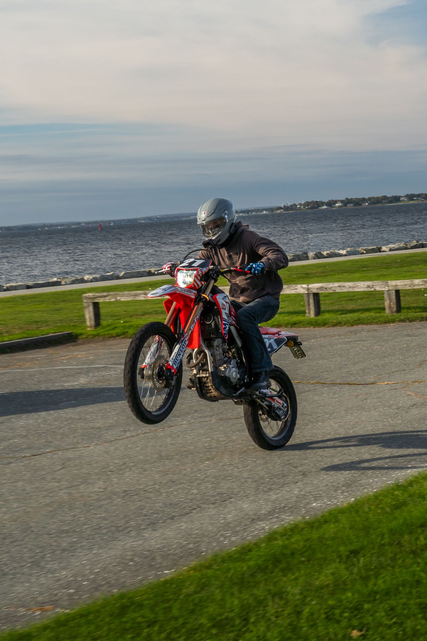 Honda Crf 300l doing a wheelie