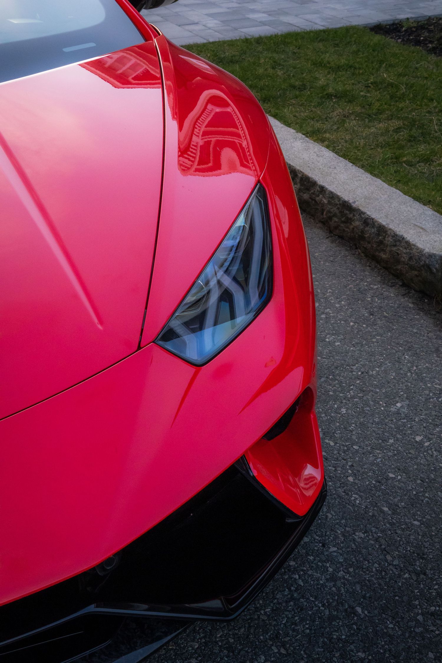 Crisp clear image of a Lamborghini headlight