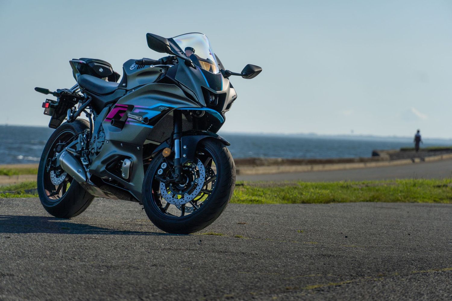 Yamaha R7 parked at Ocean drive in Newport, RI