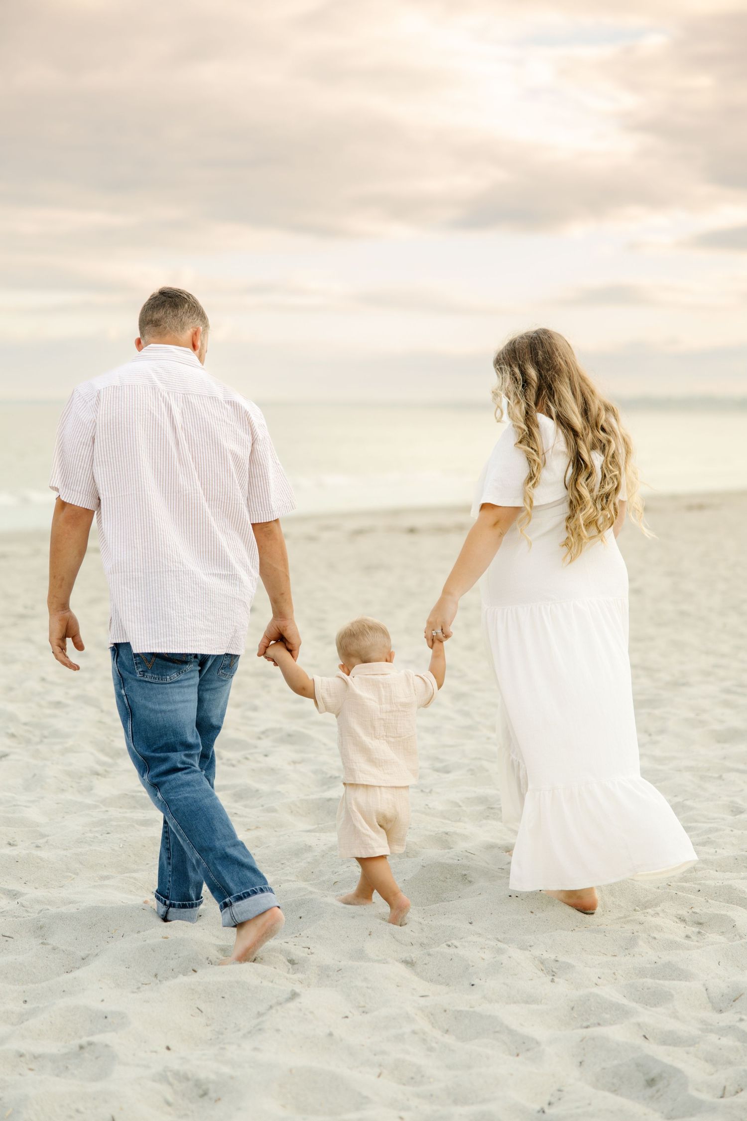 Family photos by the ocean