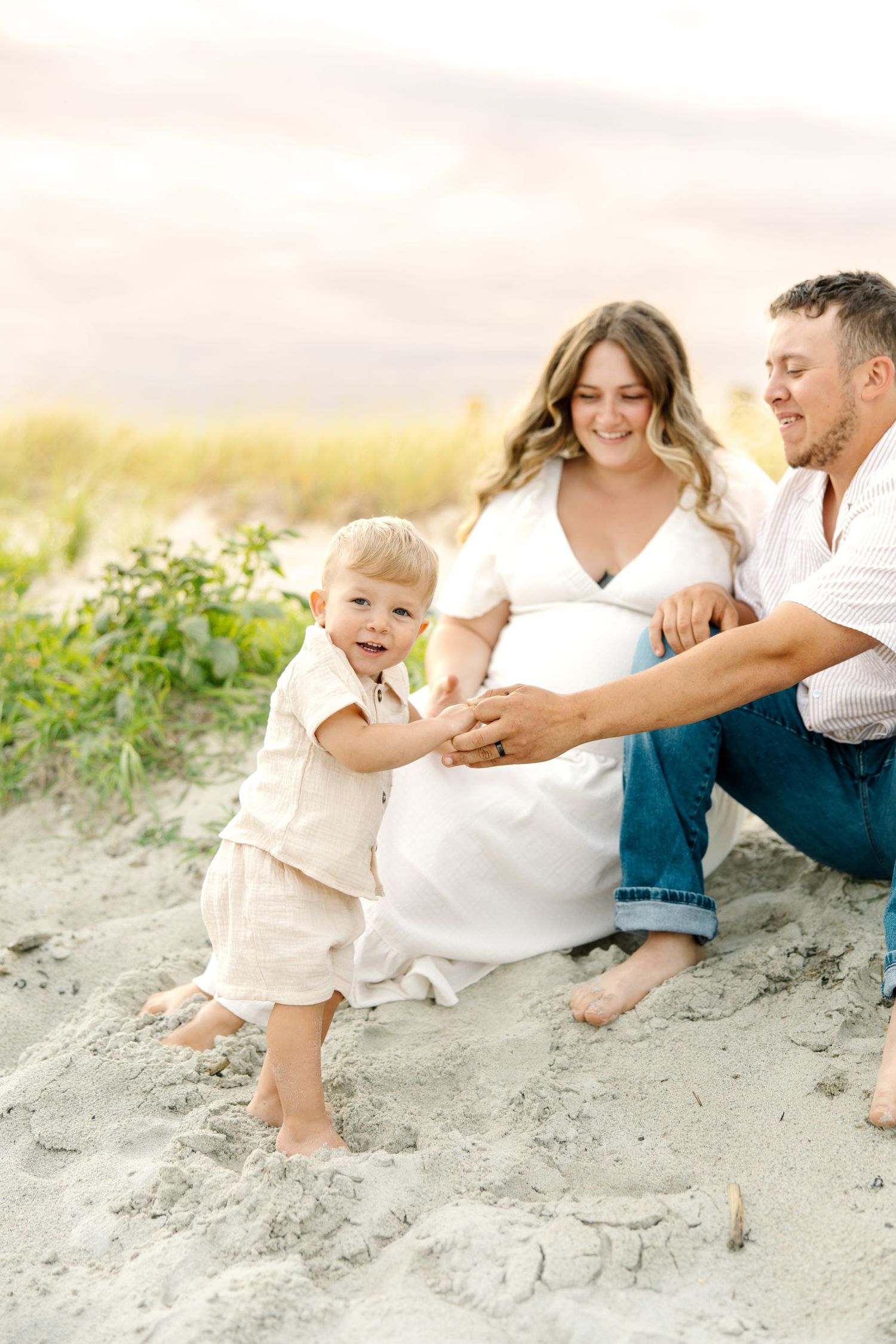 Family photos by the ocean.