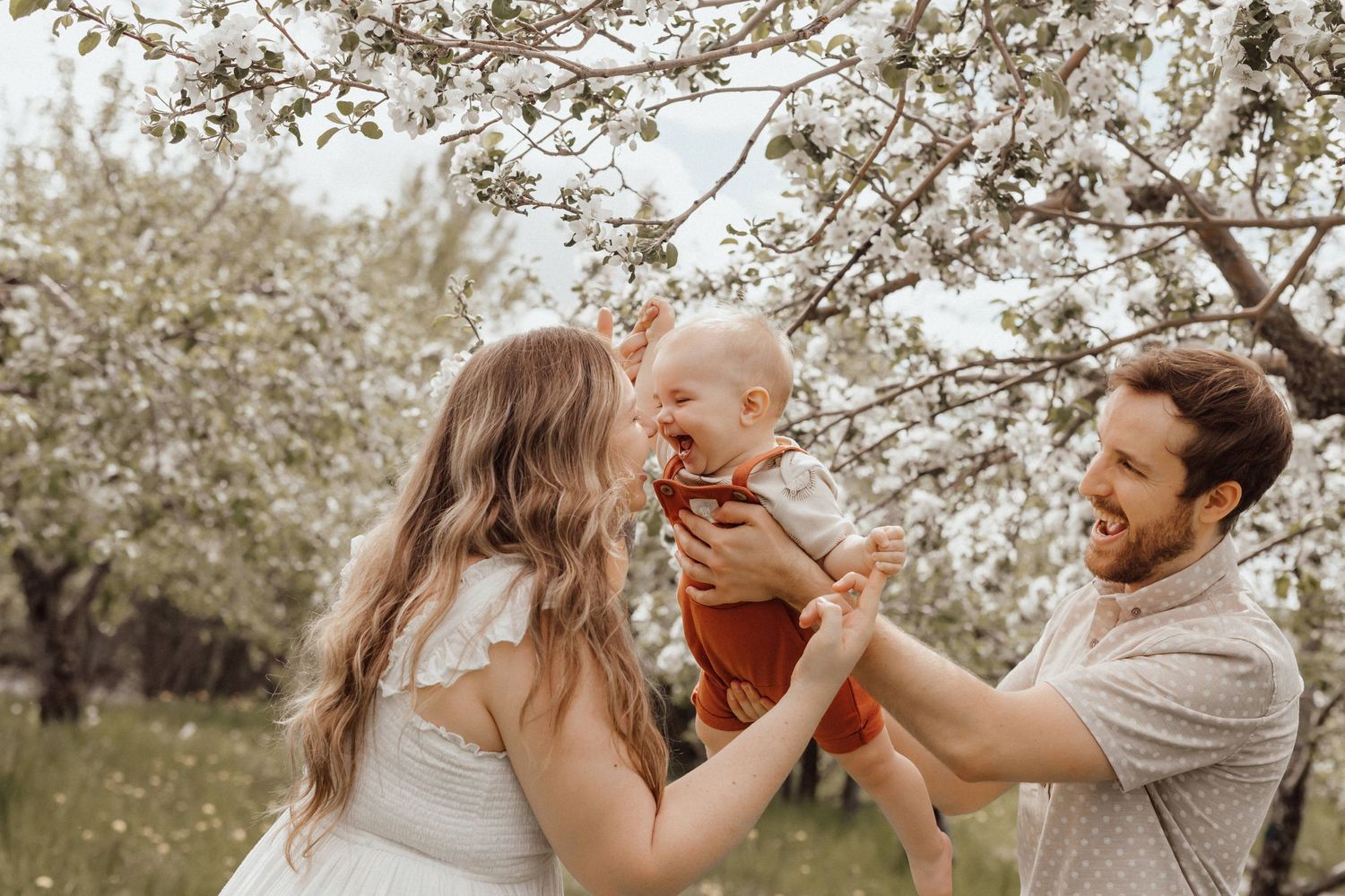 photo de famille bébé verger