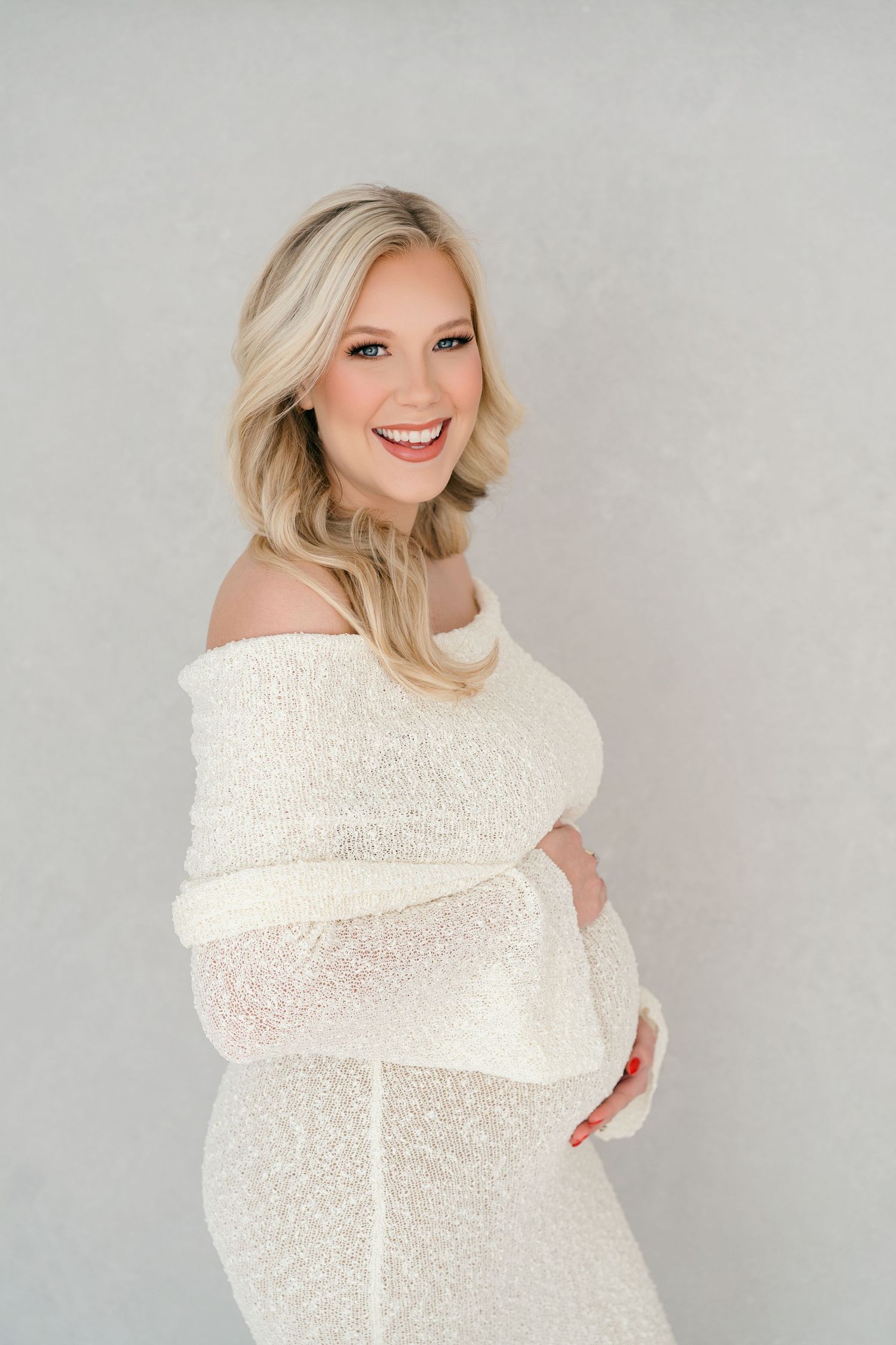 Luxury Maternity Photographer Serving Clarksville, TN and The Nashville Area.