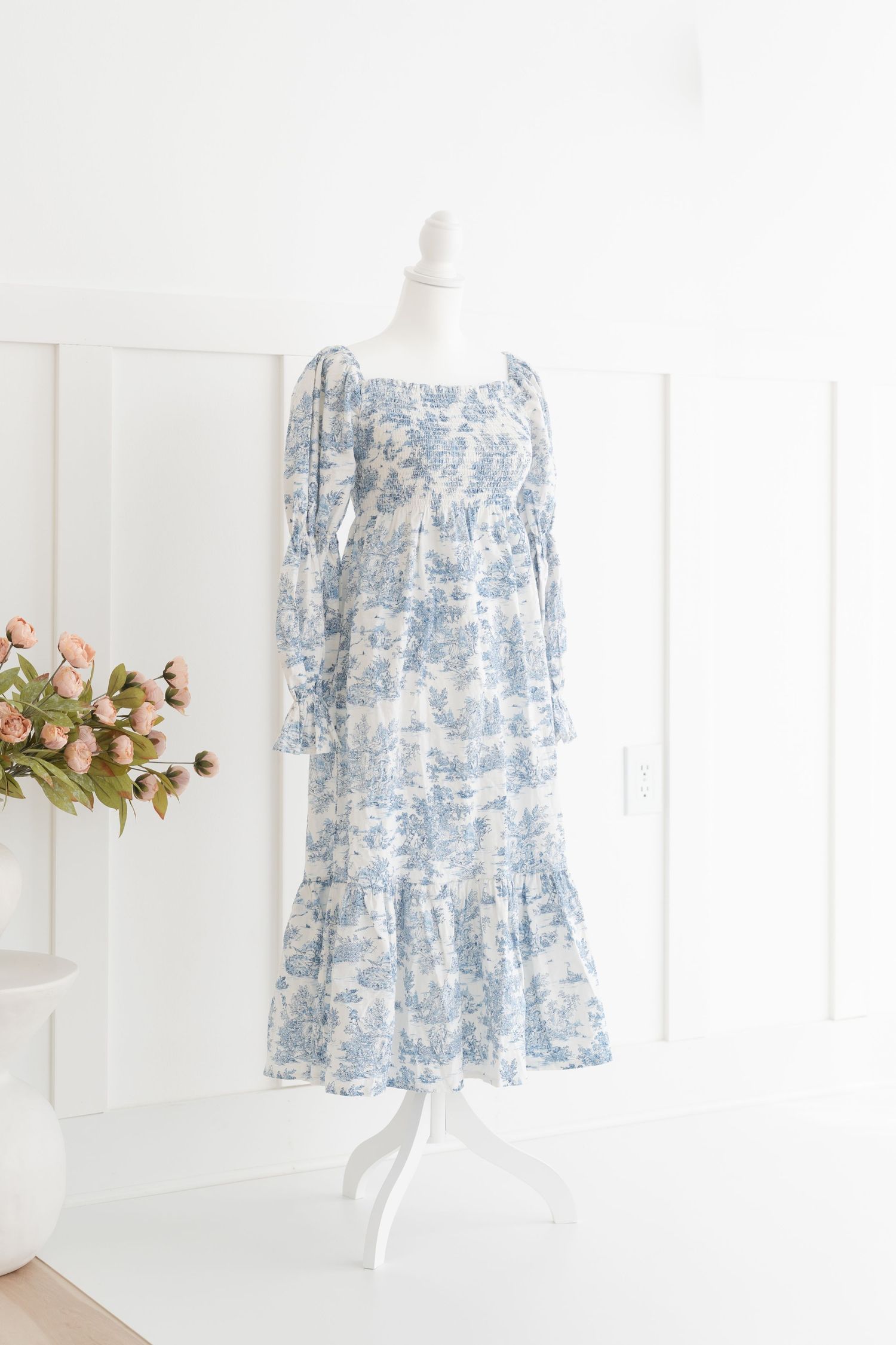 curated wardrobe for motherhood photography in Clarksville TN