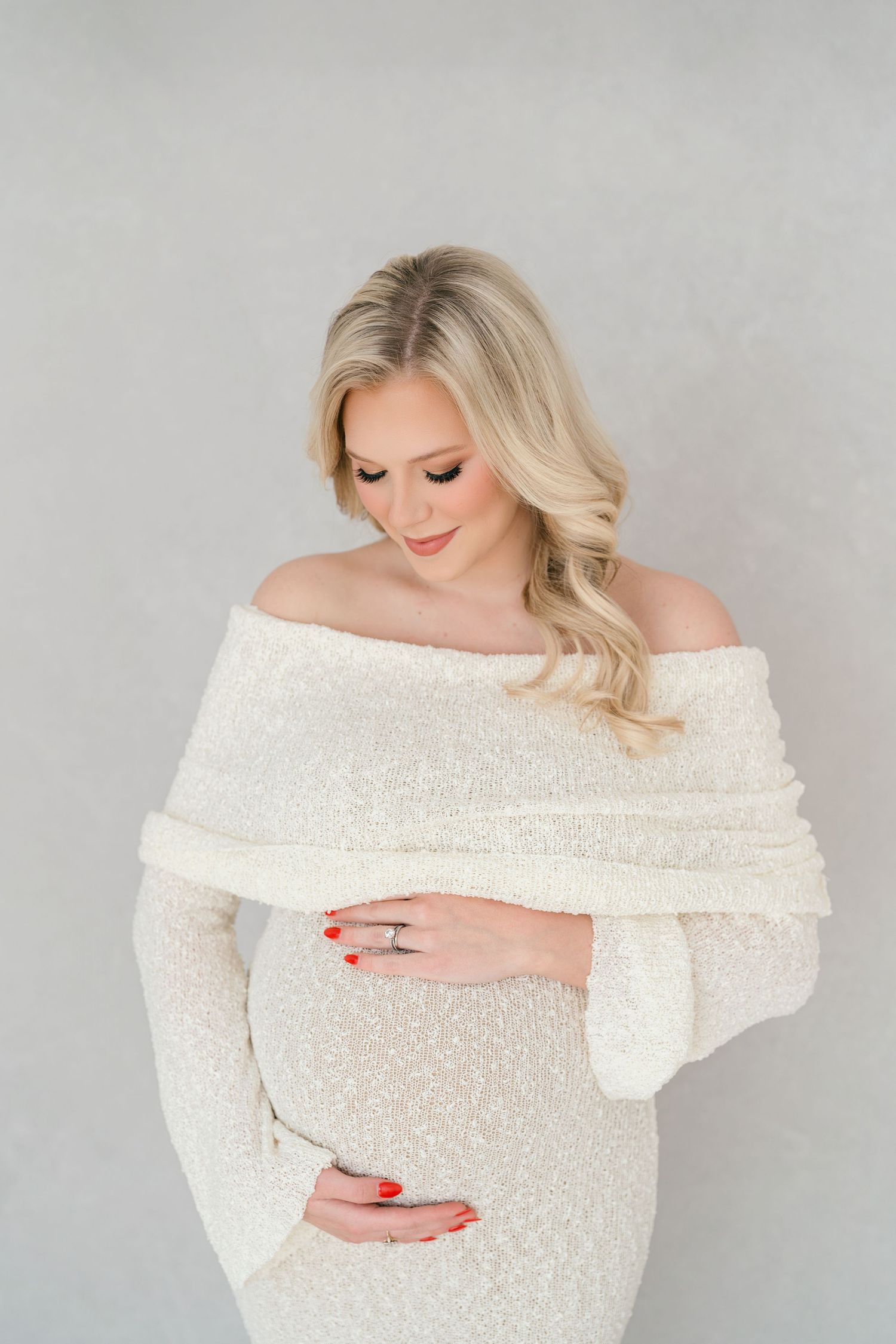 motherhood maternity session near Nashville TN with natural light