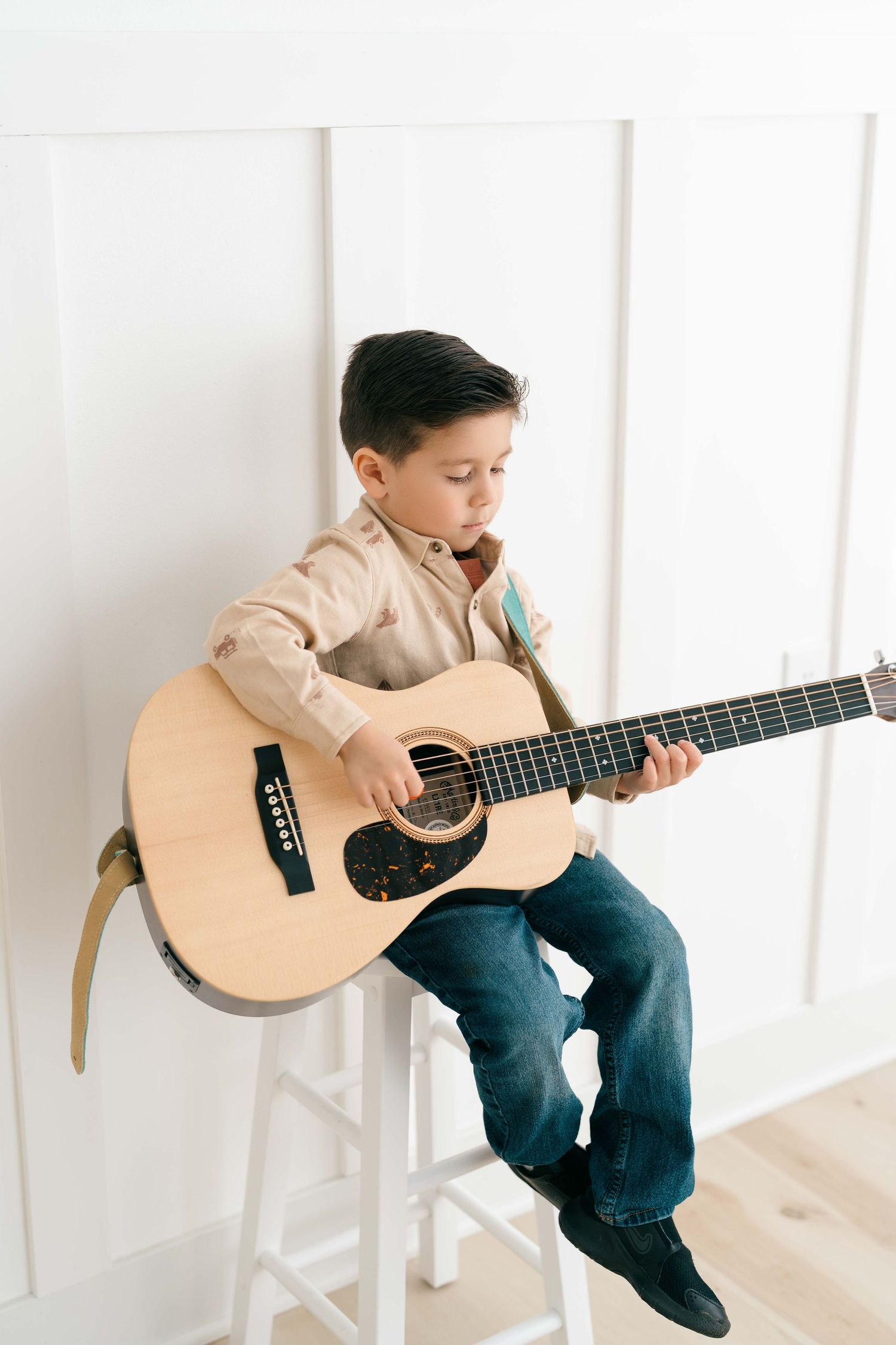 child portrait session with minimal styling in Clarksville TN