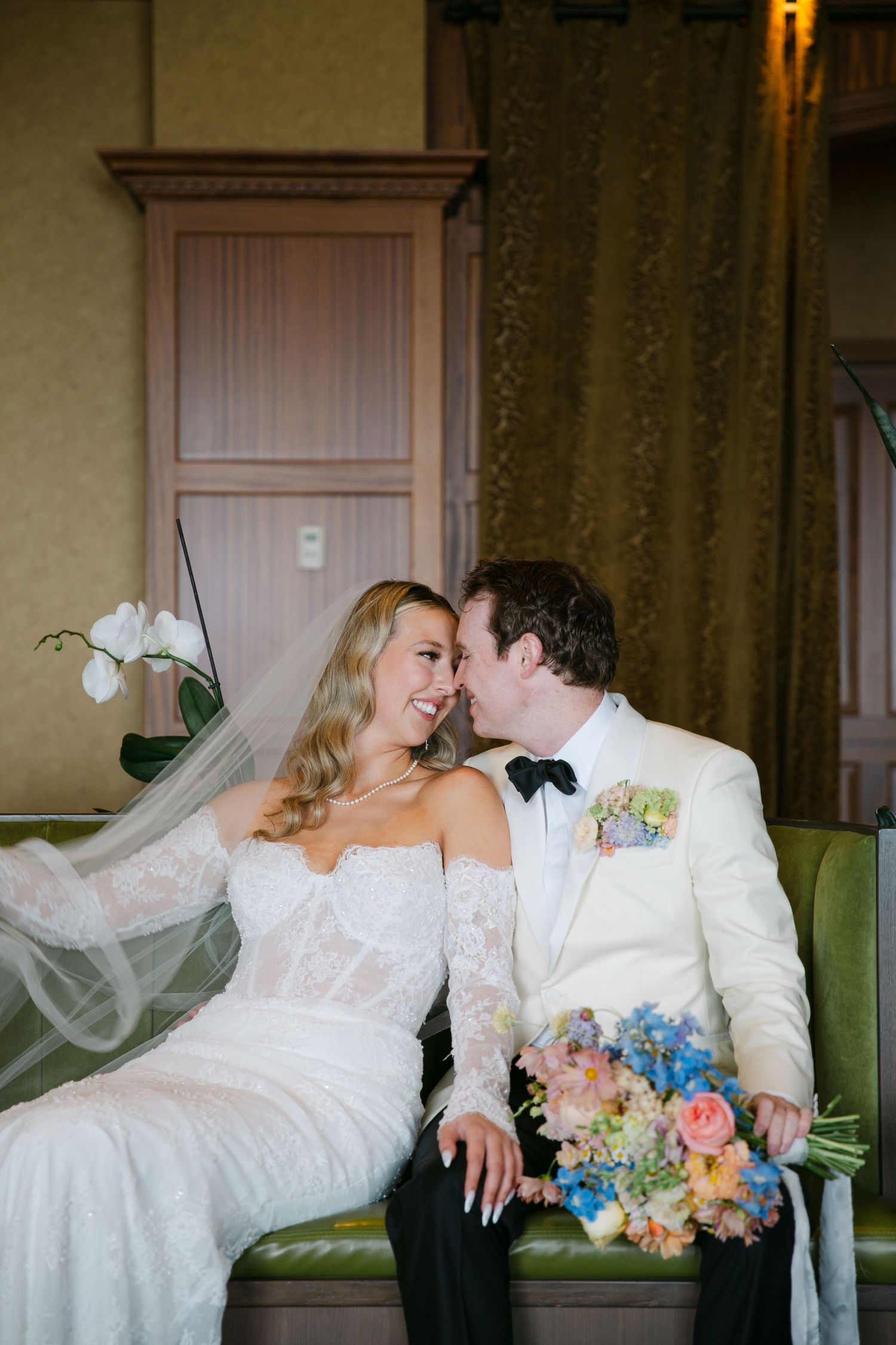 Oak Bay Beach Hotel wedding ceremony Victoria BC
