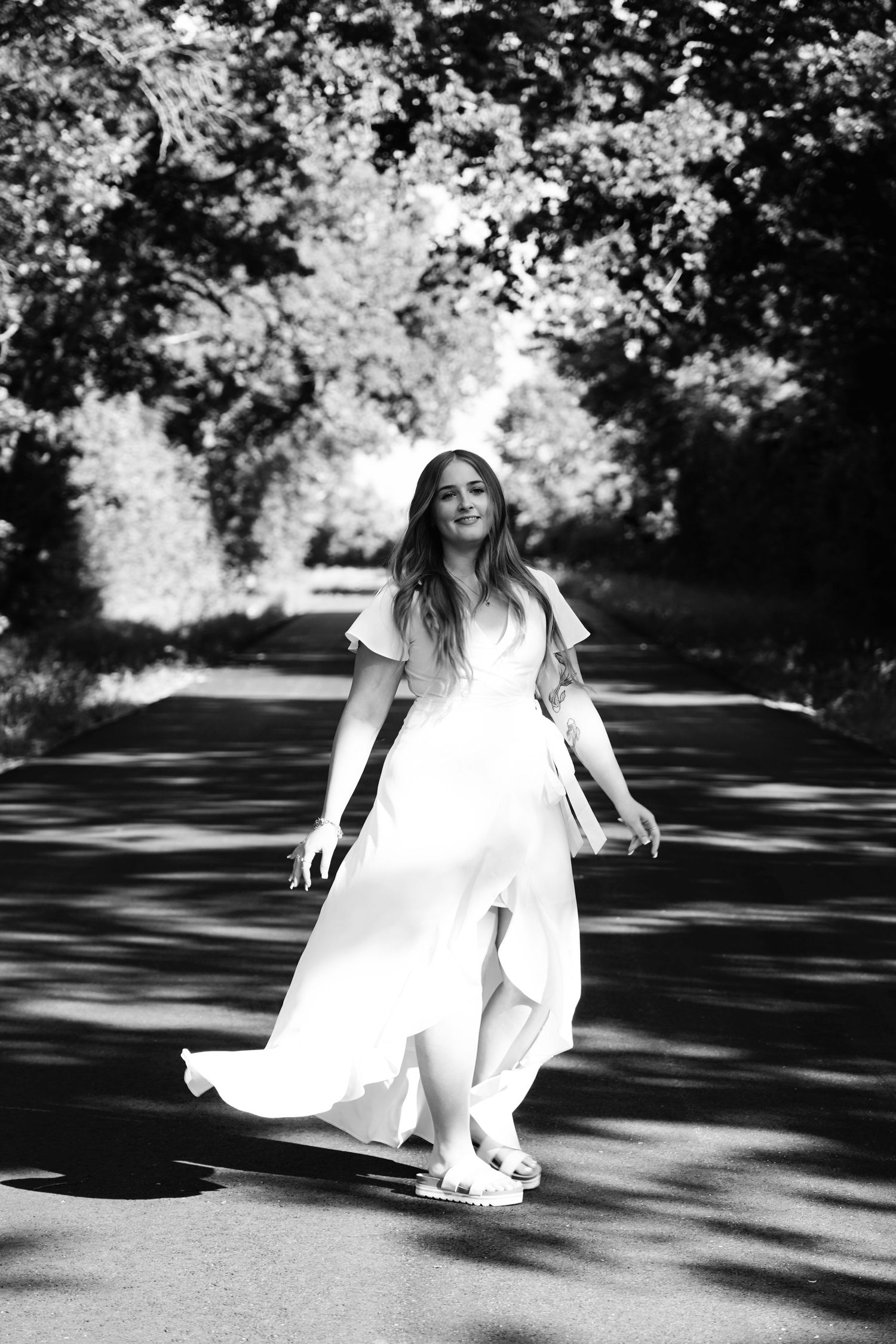 Photographer based in Montgomery, TX. Artistic senior portraits for high school girls. Elegant authentic, and styled to reflect unique style
