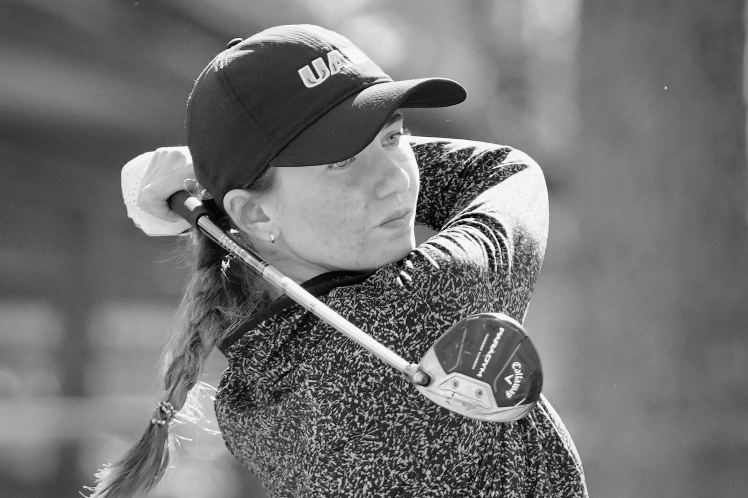 Live D1 golf event during college golf tournament event.  Female athletes, NCAA tournament, college golf, sports event photographer. AAC