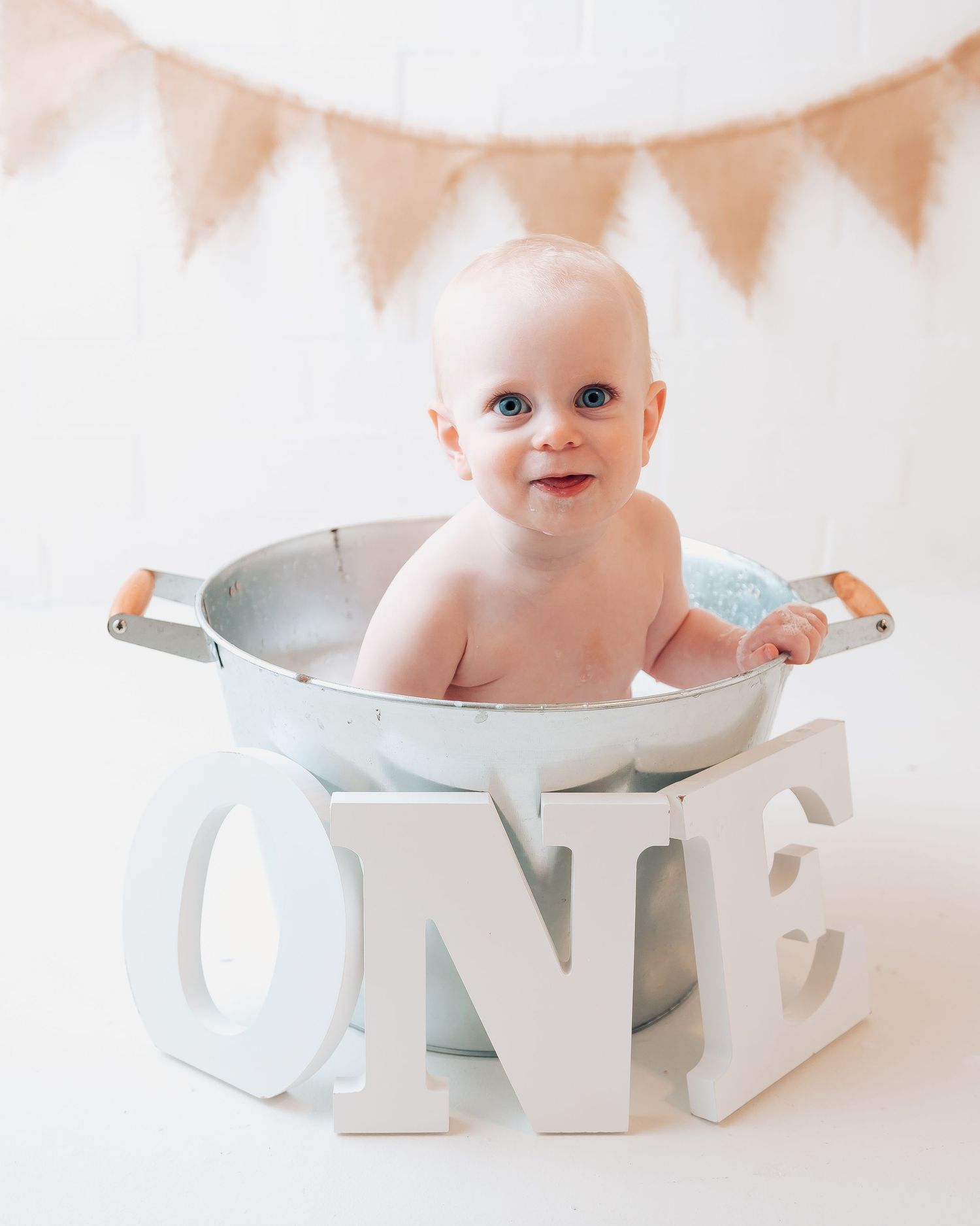 Perth cake smash photography studio session
