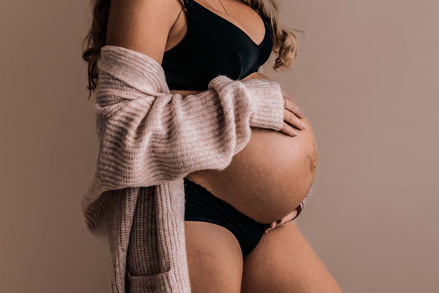 Perth maternity photography studio session
pregnancy