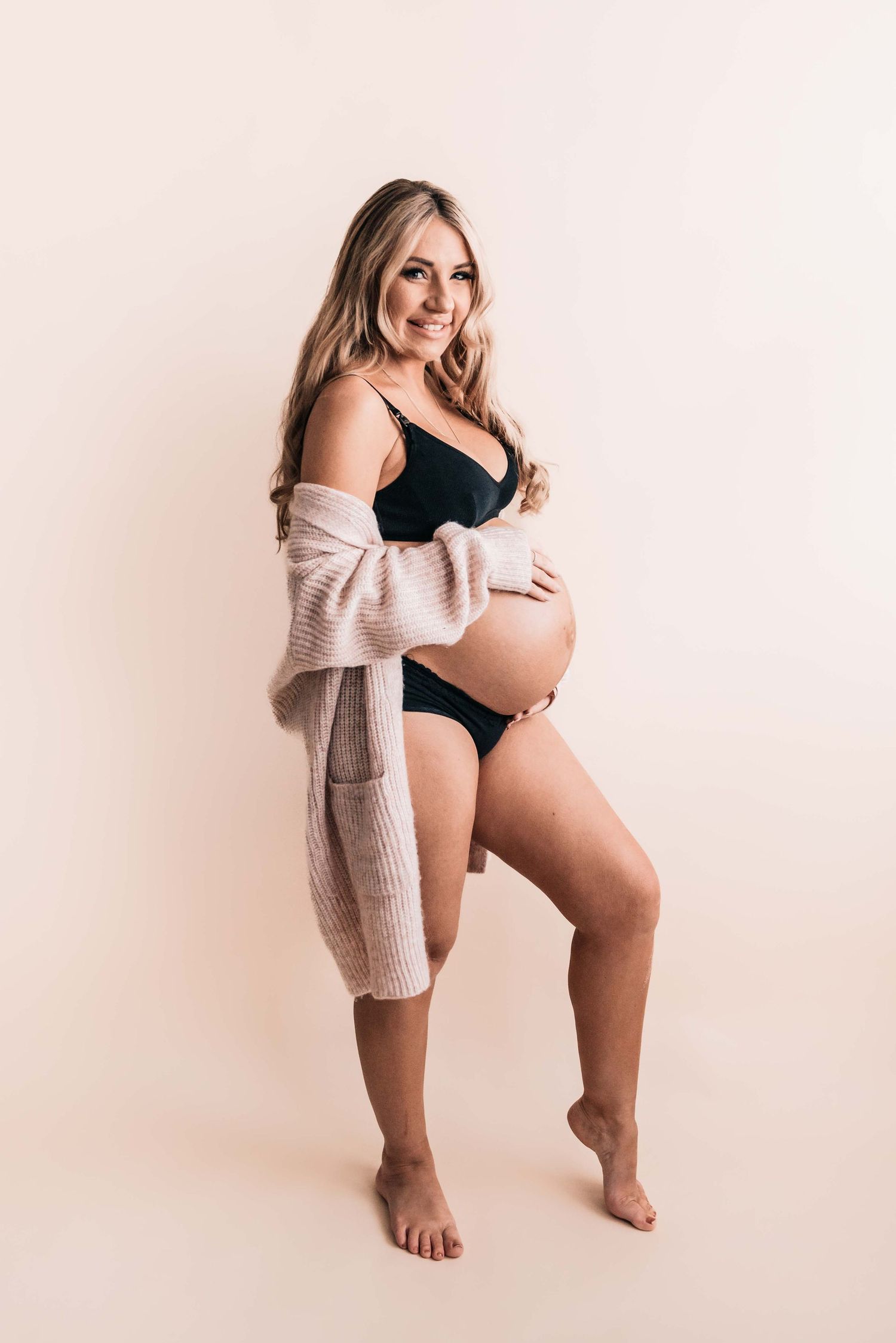 Perth maternity photography studio session
bump to baby