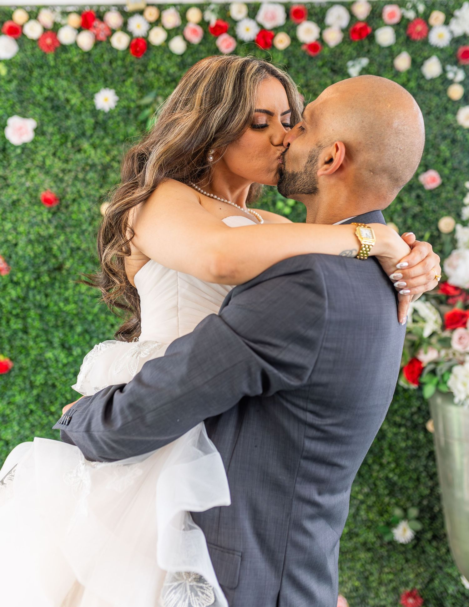 Bride and groom exchanging vows at the Little White chapel in downtown Las Vegas- intimate wedding and elopement photographer