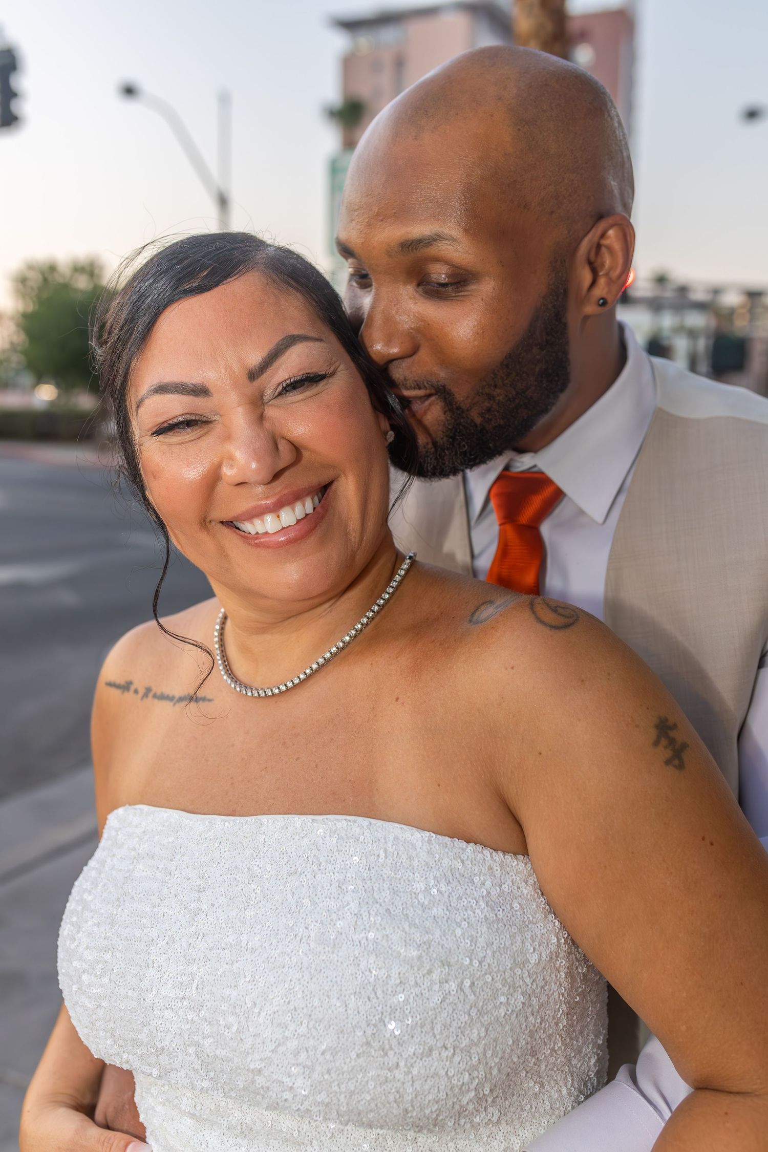 Bride and groom elopement in the beautiful Las Vegas-Las Vegas elopement photographer