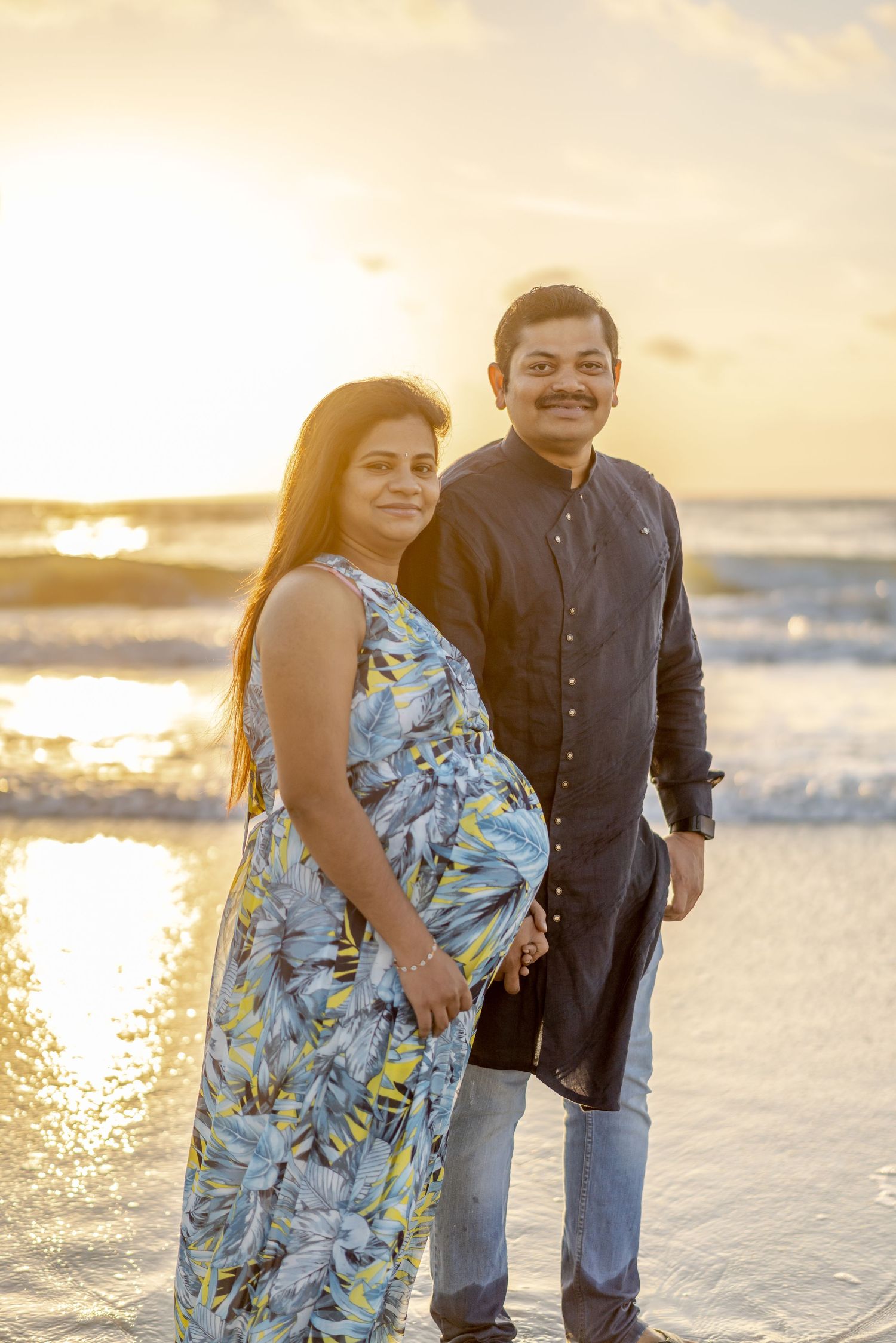 Maternity photoshoot in Dallas with natural light portraits and 4K video sessions wedding photographer capturing Indian and American wedding