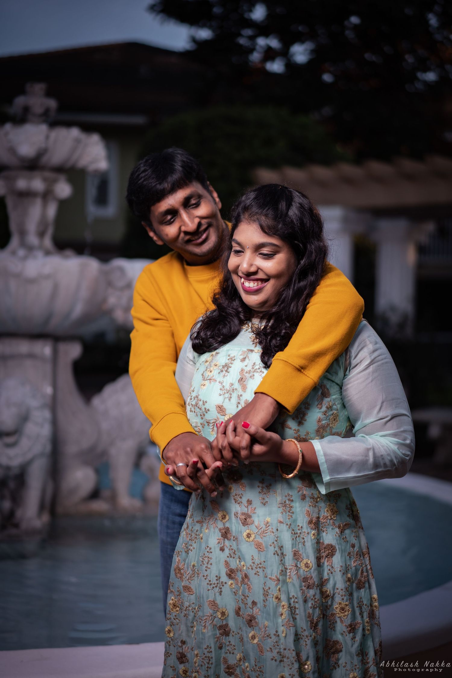 Pre-wedding photoshoot in Dallas with romantic photography and cinematic 4K video portrait photography in Dallas including family