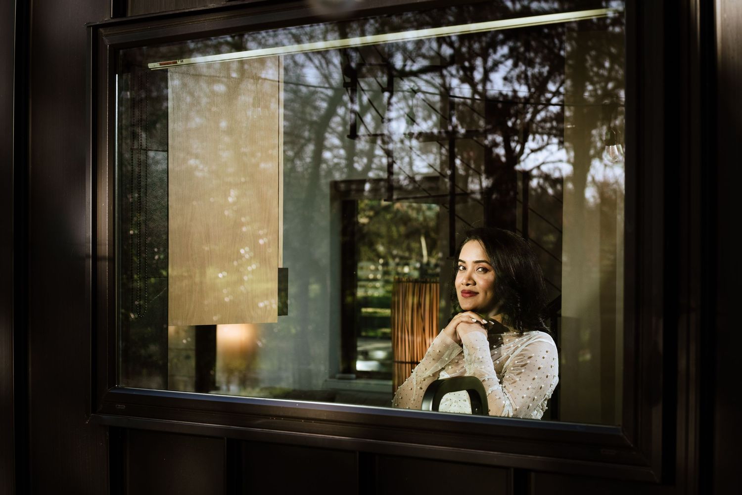 Maternity photoshoot in Dallas with natural light portraits and 4K video sessions