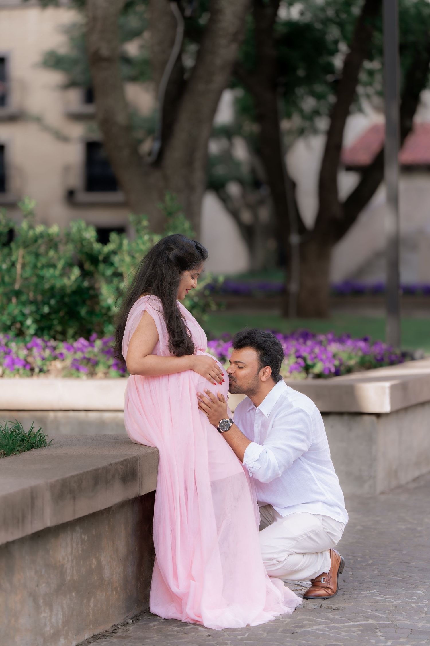Maternity photoshoot in Dallas with natural light portraits and 4K video sessions wedding photographer capturing Indian and American wedding