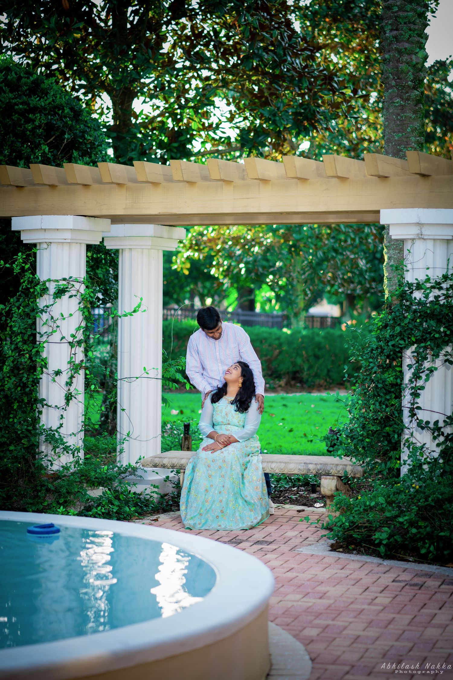 Pre-wedding photoshoot in Dallas with romantic photography and cinematic 4K video portrait photography in Dallas including family