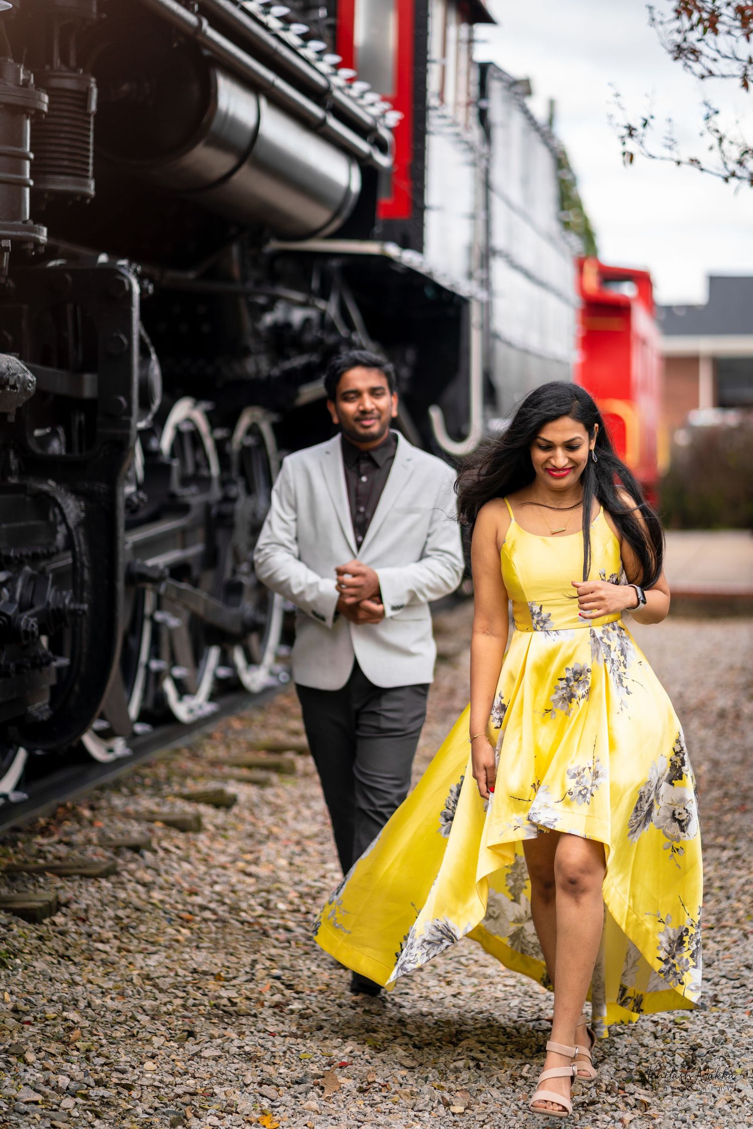 Pre-wedding photoshoot in Dallas with romantic photography and cinematic 4K video portrait photography in Dallas including family