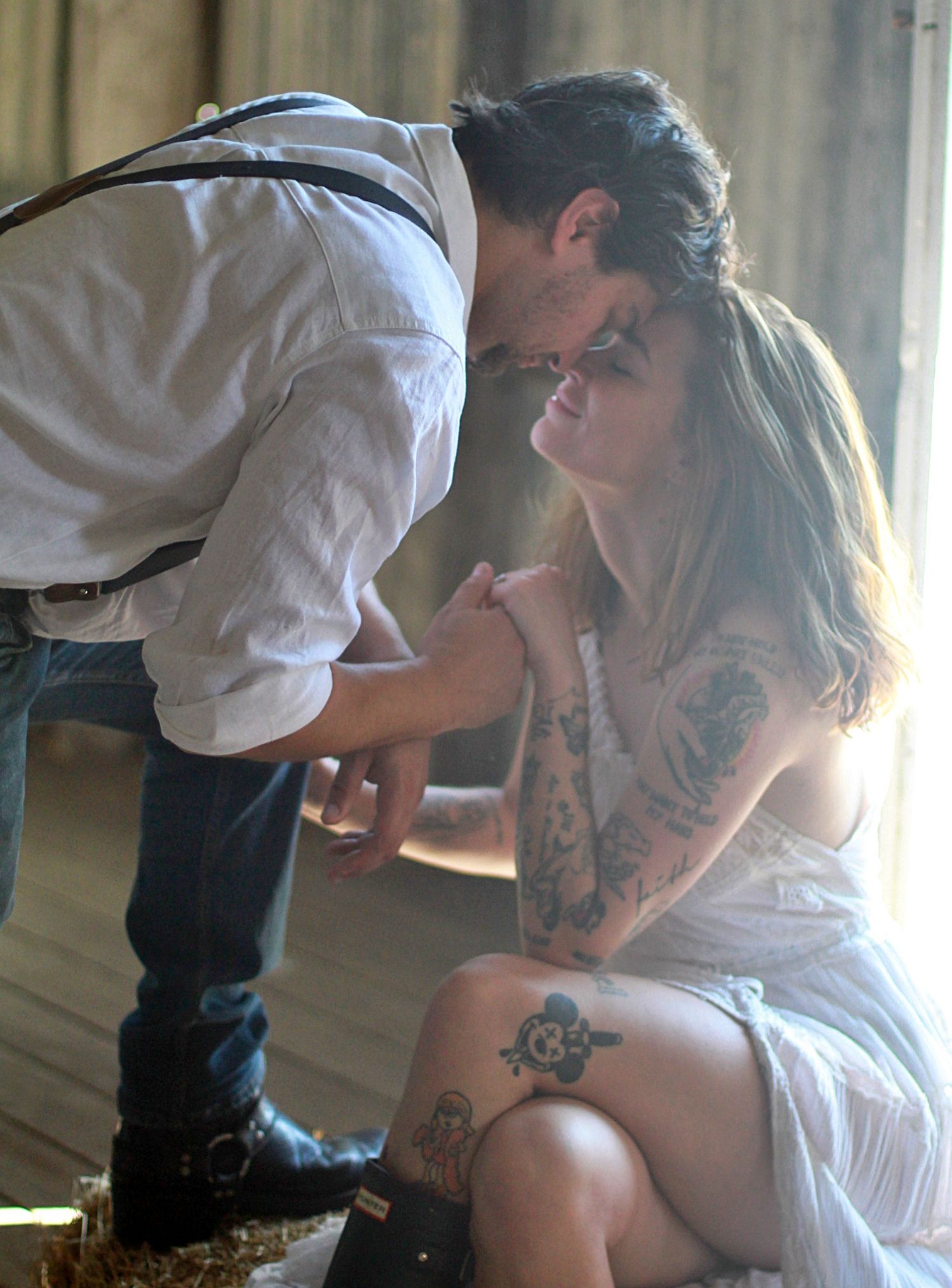 Engagement photography capturing genuine love and closeness