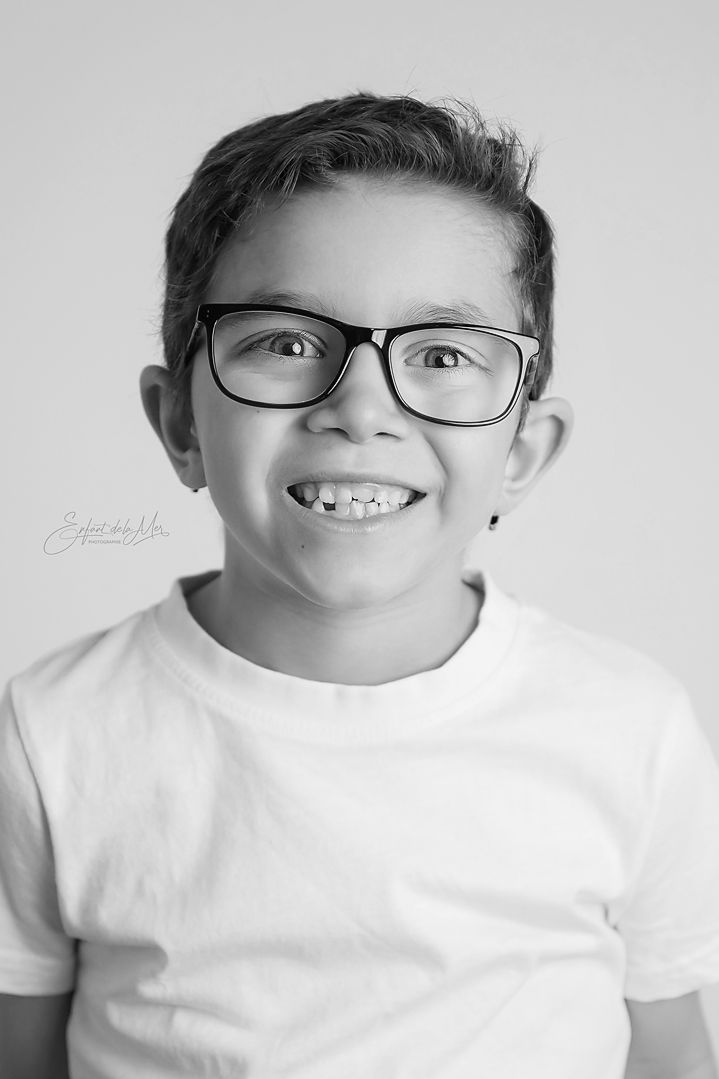 La profondeur d’un regard d’enfant, calme et lumineux.