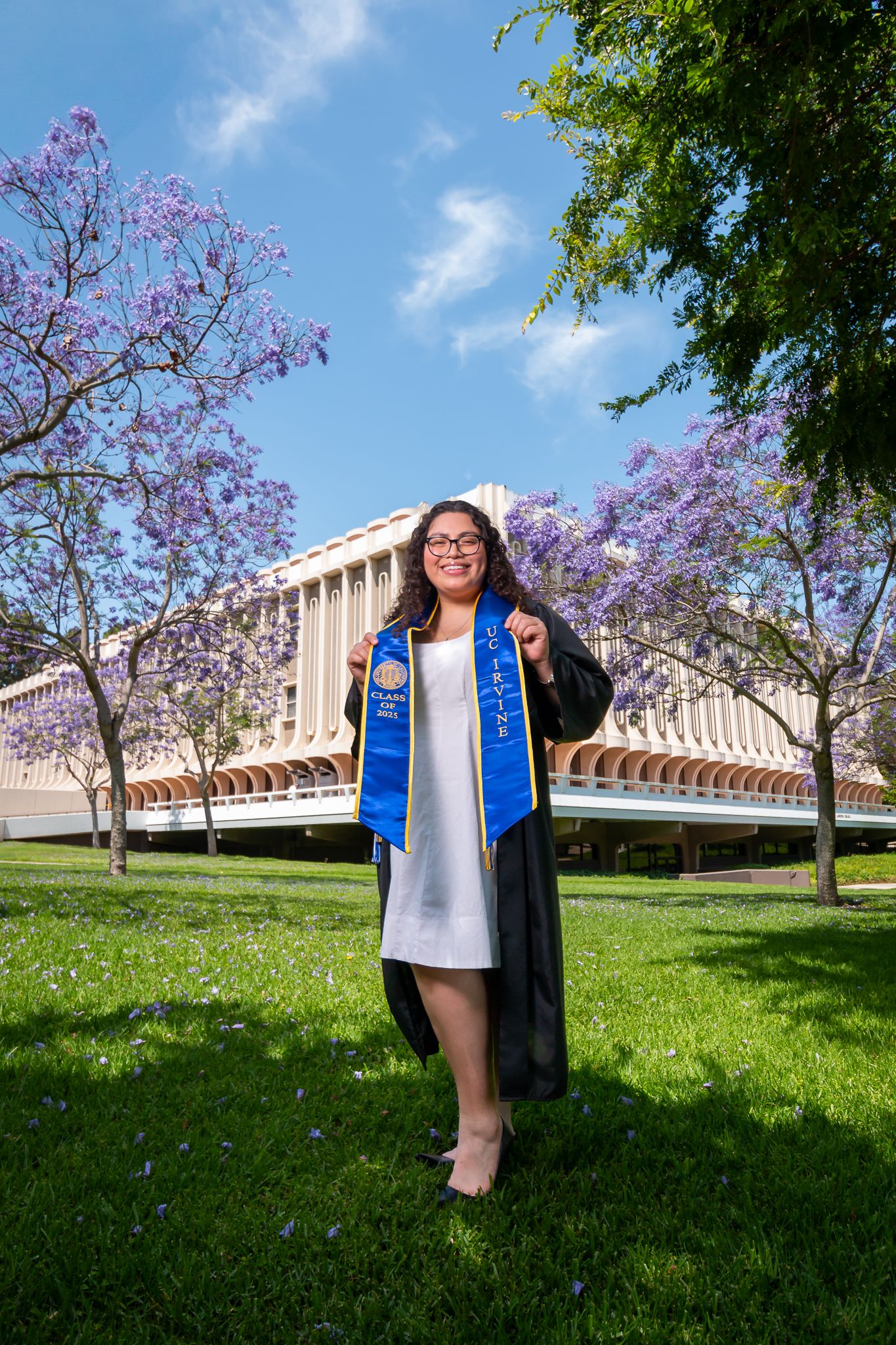 Los Angeles graduation photographer on campus Cap and gown graduation photos Los Angeles High school senior graduation photos outdoors