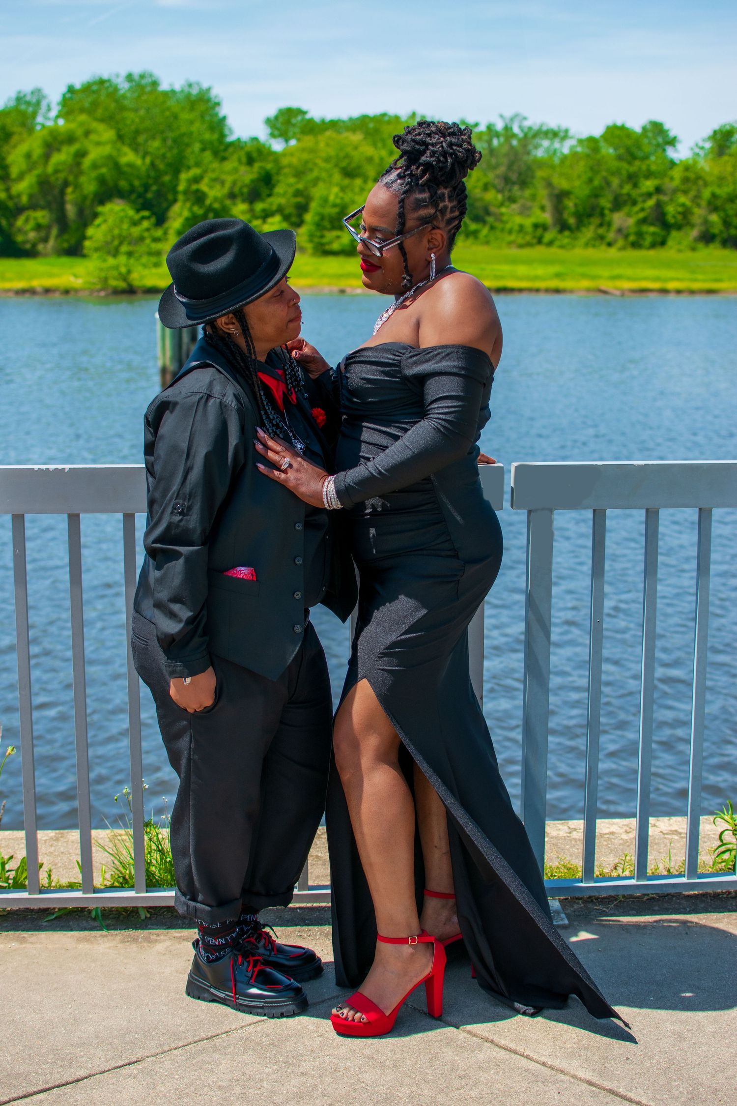 DC, MD, VA Portrait Photographer
DC, Maryland, Virginia female portrait photographer, LGBTQ+ friendly photographer, Couple Photoshoot