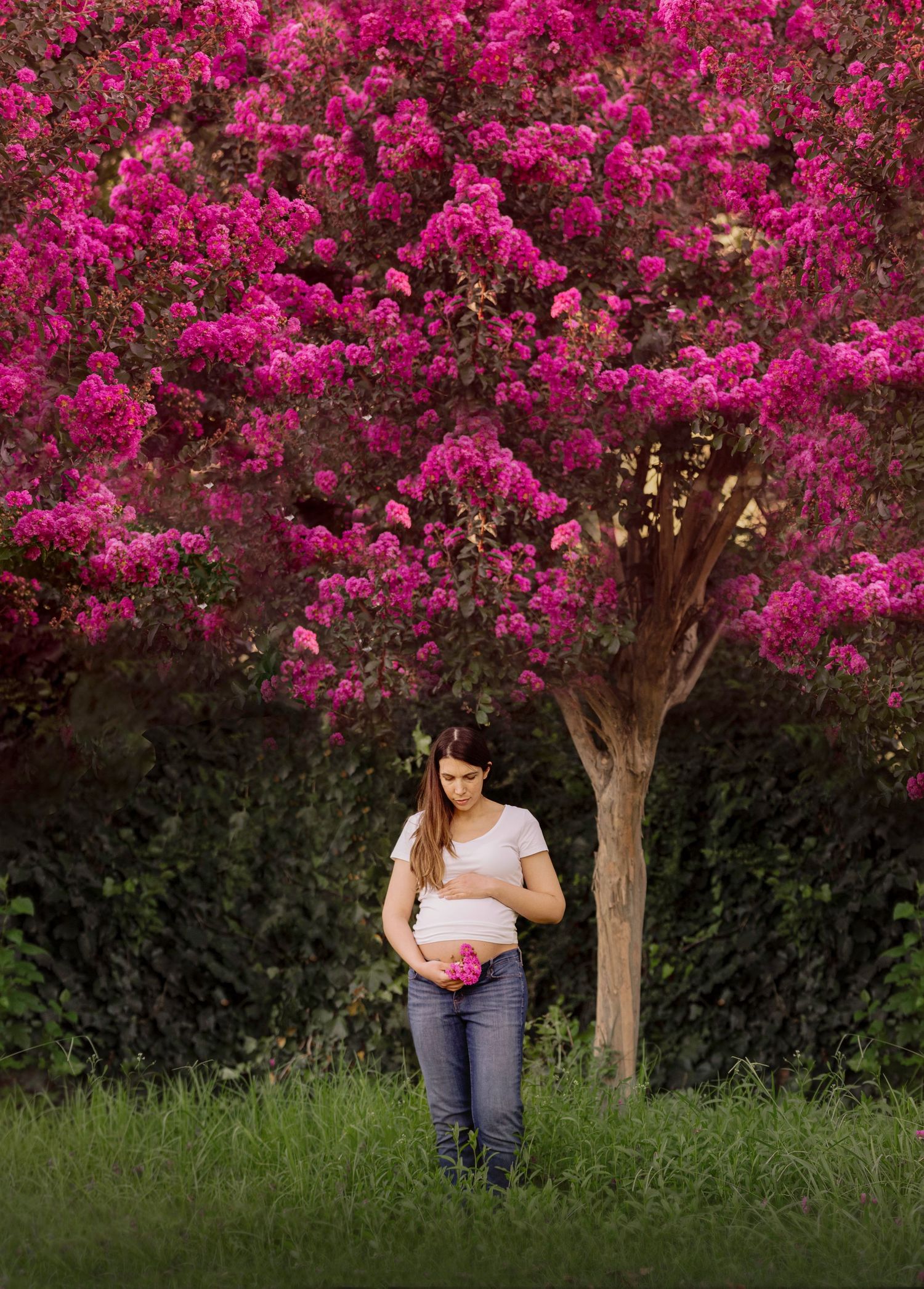 Retrato en exterior, embarazada, mujer, familia, luz natural.  fotografia artistica