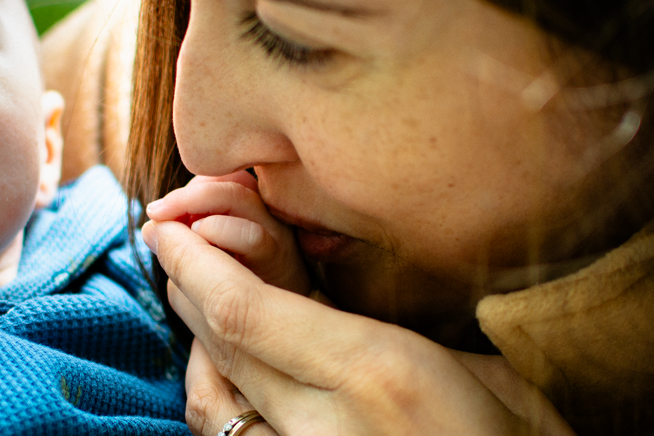 Lifestyle portrait, newborn photography, mommy and me photography, Chicago suburbs