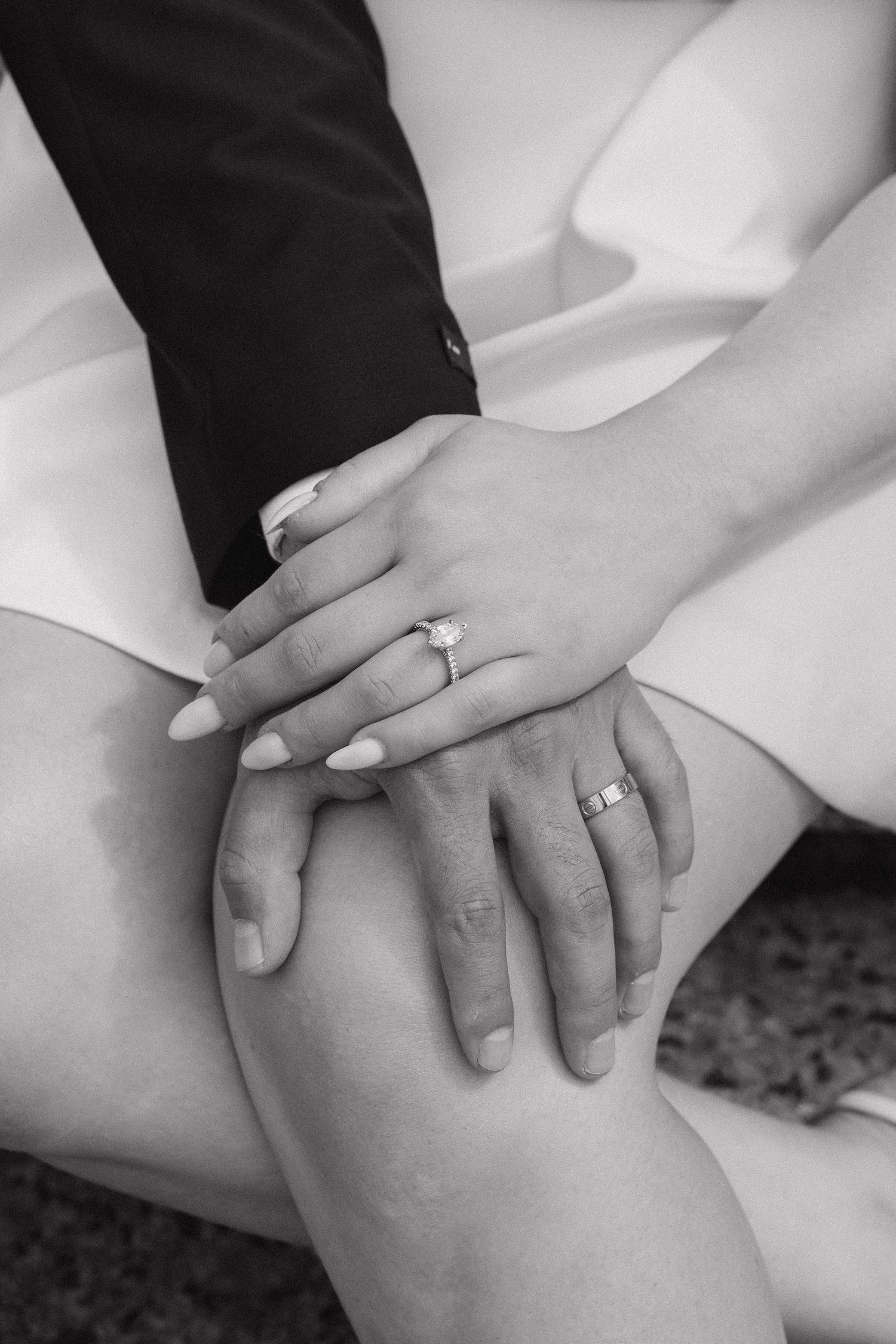 downtown-san-antonio-post-office-engagement-photos