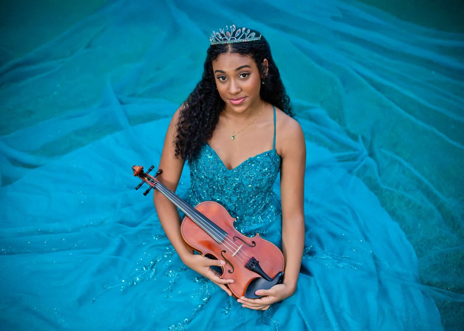 Indoor and outdoor quinceañera photo sessions