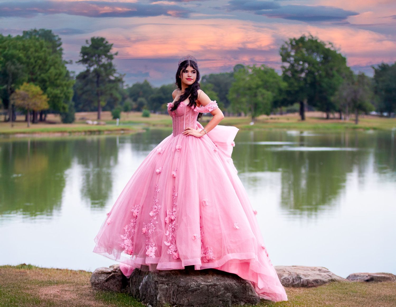 Indoor and outdoor quinceañera photo sessions