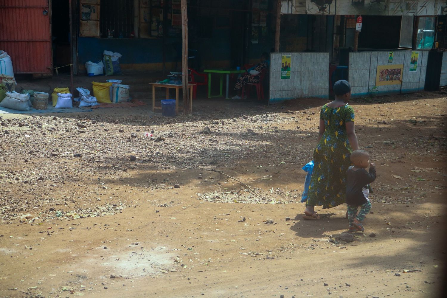 Moshi town: mother and child
