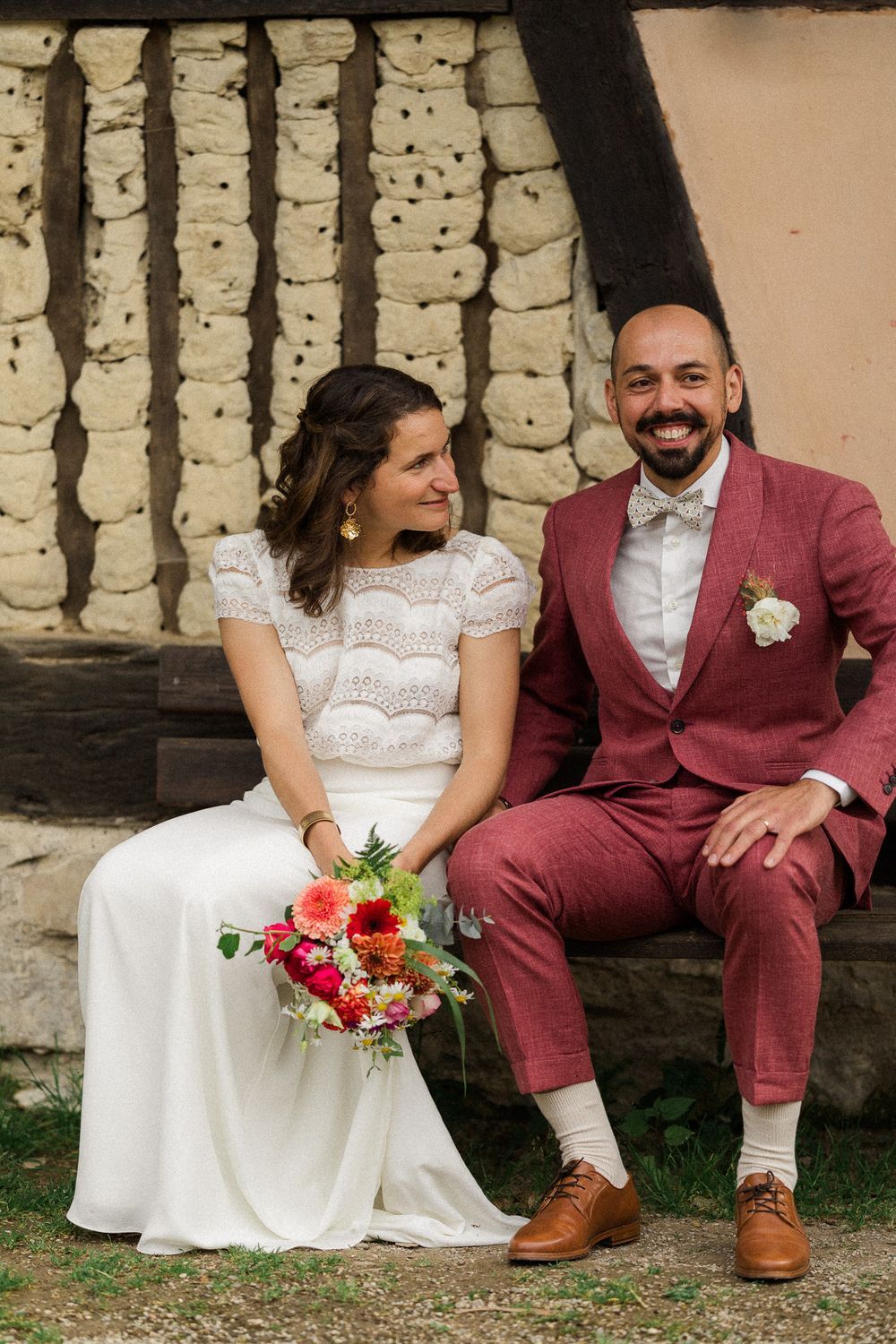 Elegant and natural photography capturing authentic moments, romance, and timeless beauty in weddings, portraits, and fashion.