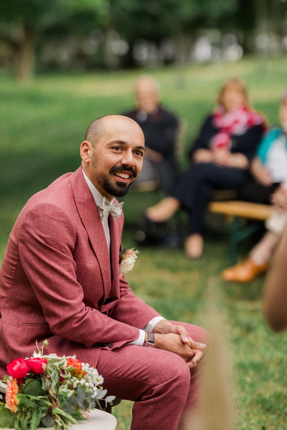 Elegant and natural photography capturing authentic moments, romance, and timeless beauty in weddings, portraits, and fashion.