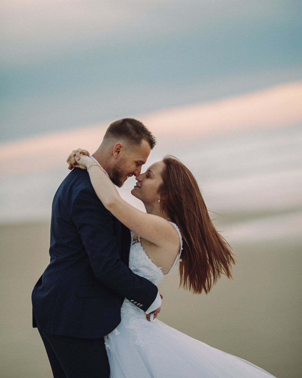 Elegant and natural photography capturing authentic moments, romance, and timeless beauty in weddings, portraits, and fashion.