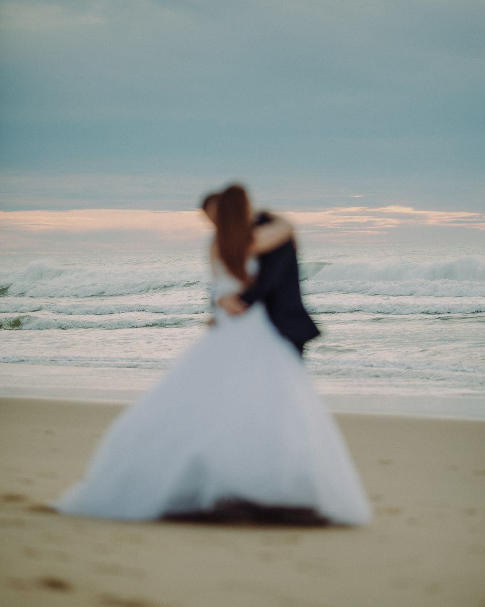 Elegant and natural photography capturing authentic moments, romance, and timeless beauty in weddings, portraits, and fashion.