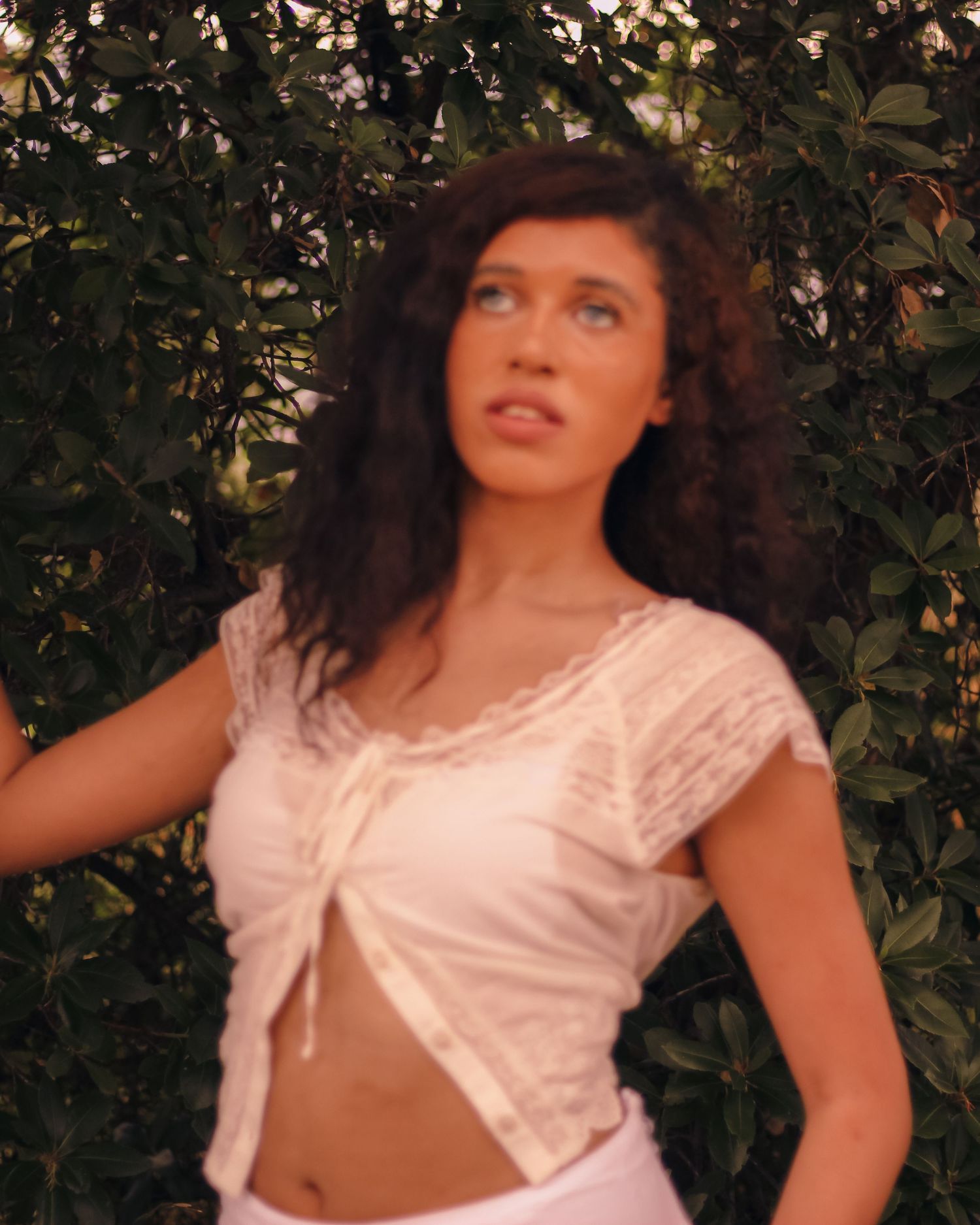 photoshoot d'une femme dans les hauteurs de nice
