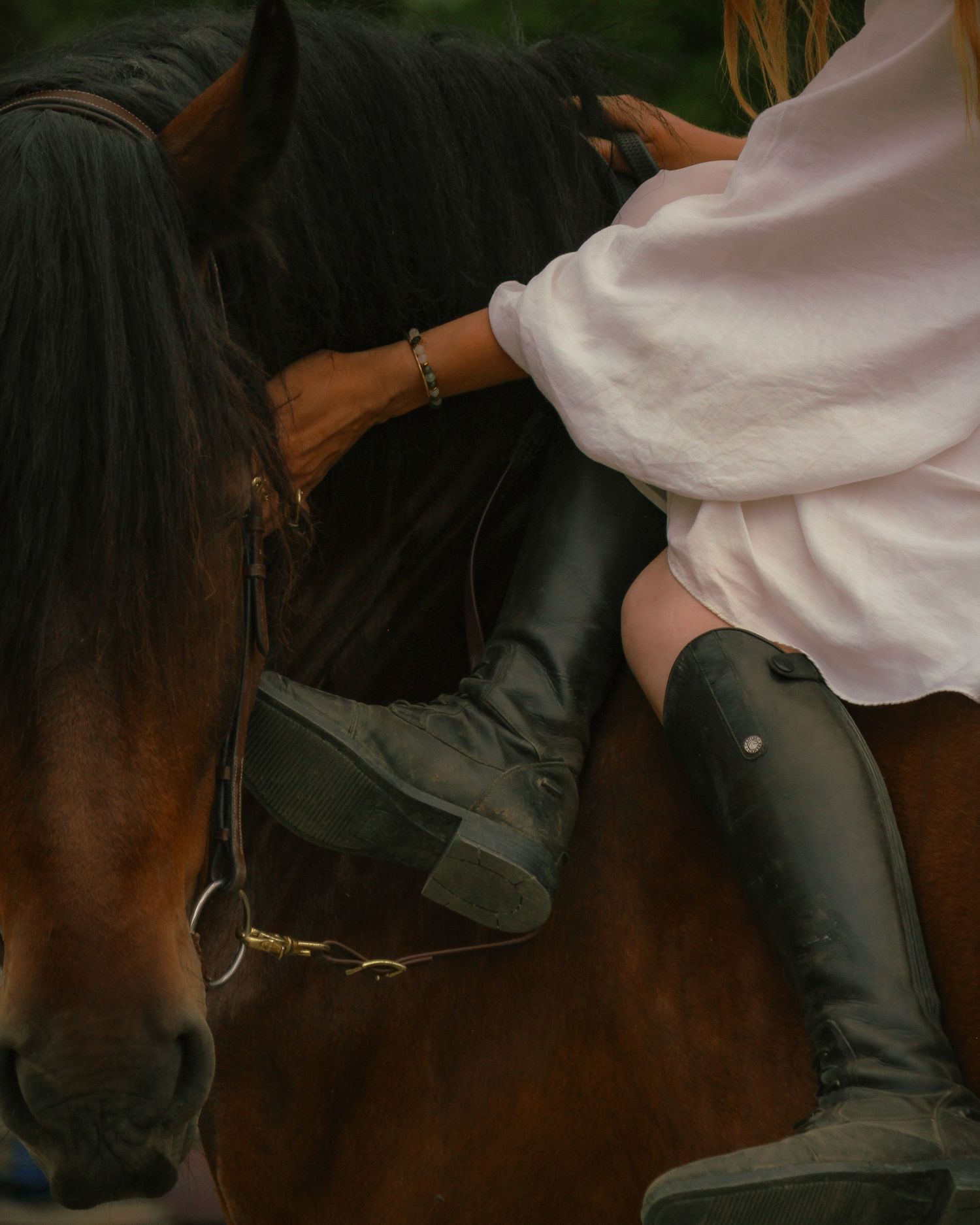 photo d'une femme et son cheval